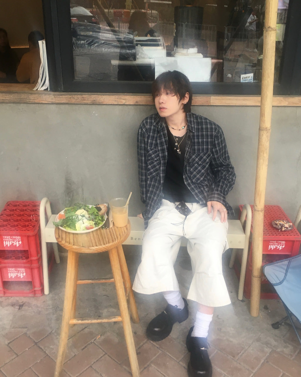 wrinkled bermuda cargo pants (beige)