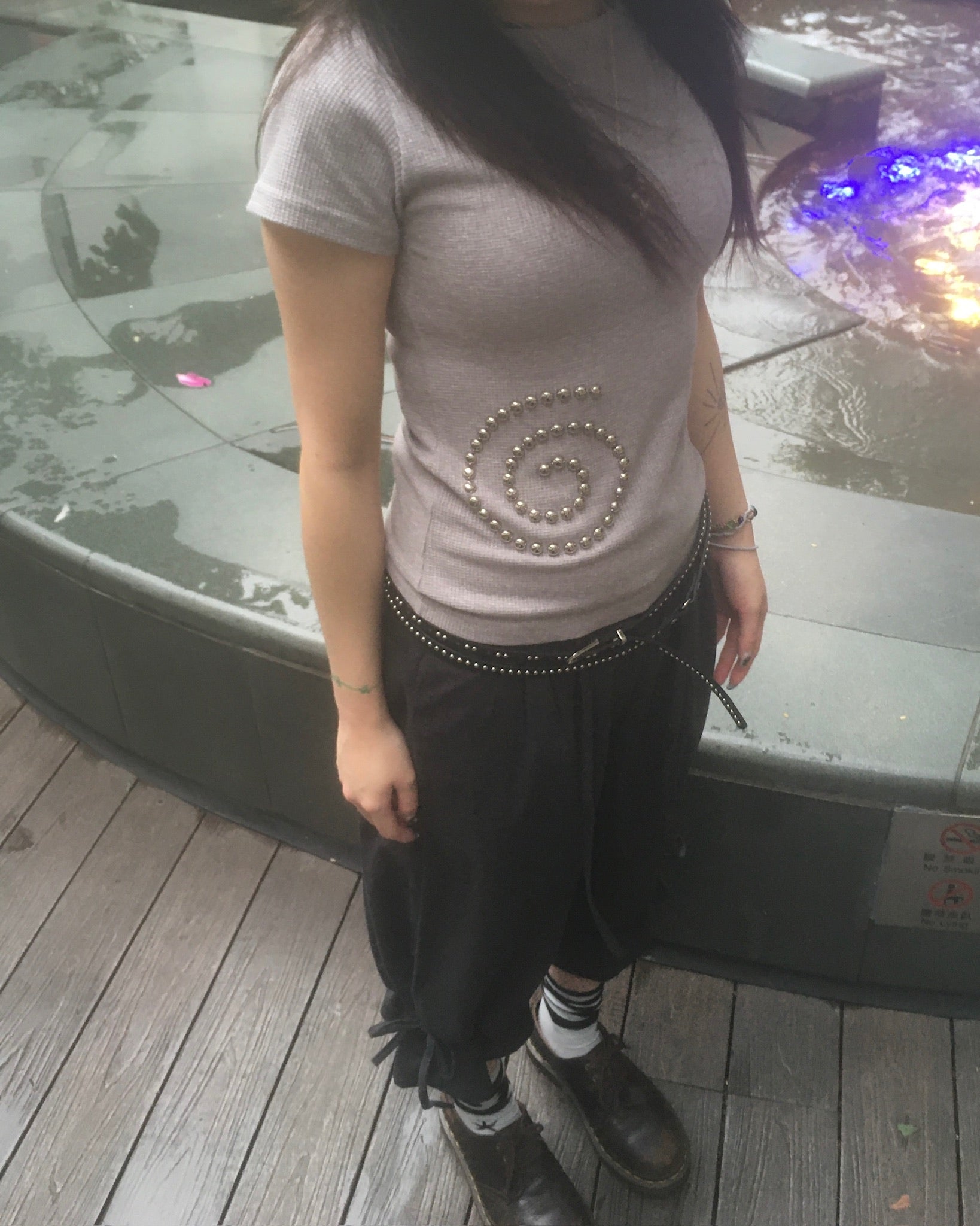 spiral studded tee (grey)