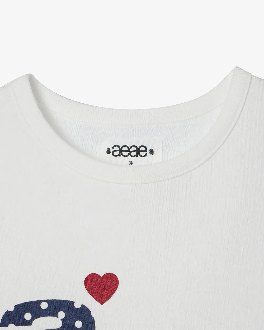 AEAE DOT SMALL LETTER TEE (WHITE)