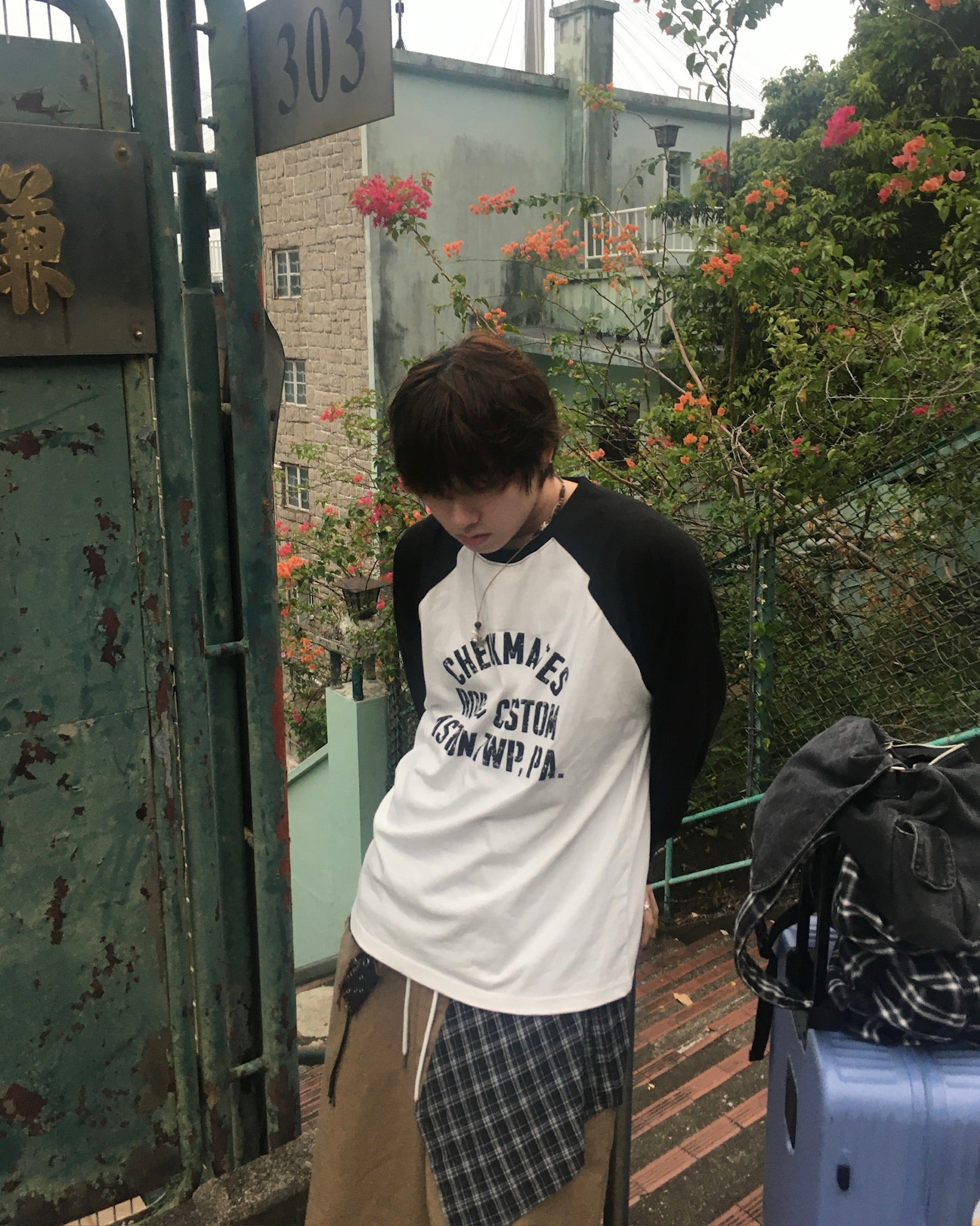 checkmates raglan tee (black/white)