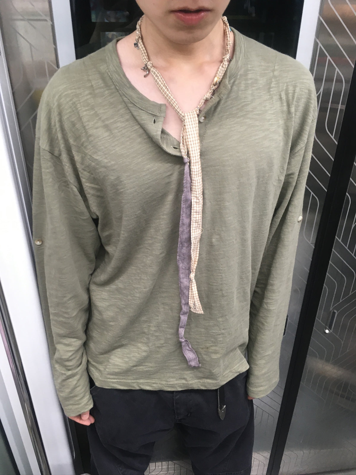 henley neck roll-up tee (khaki)