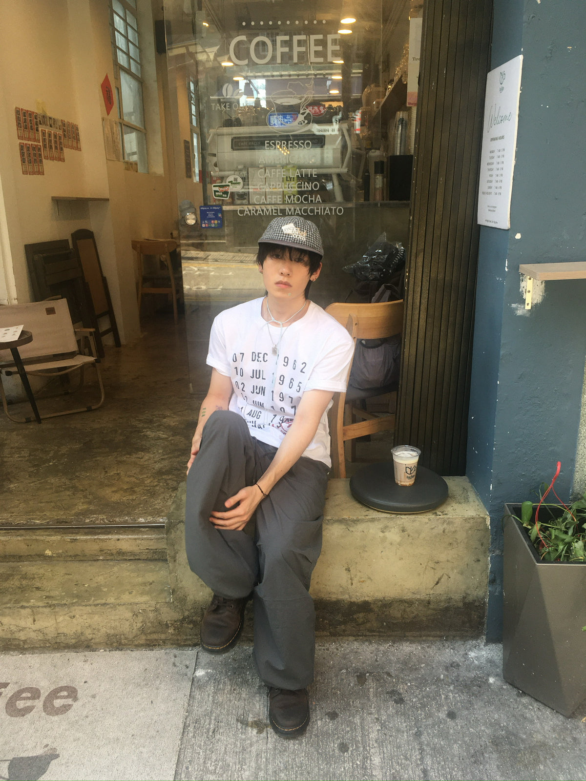 calender print tee (white)