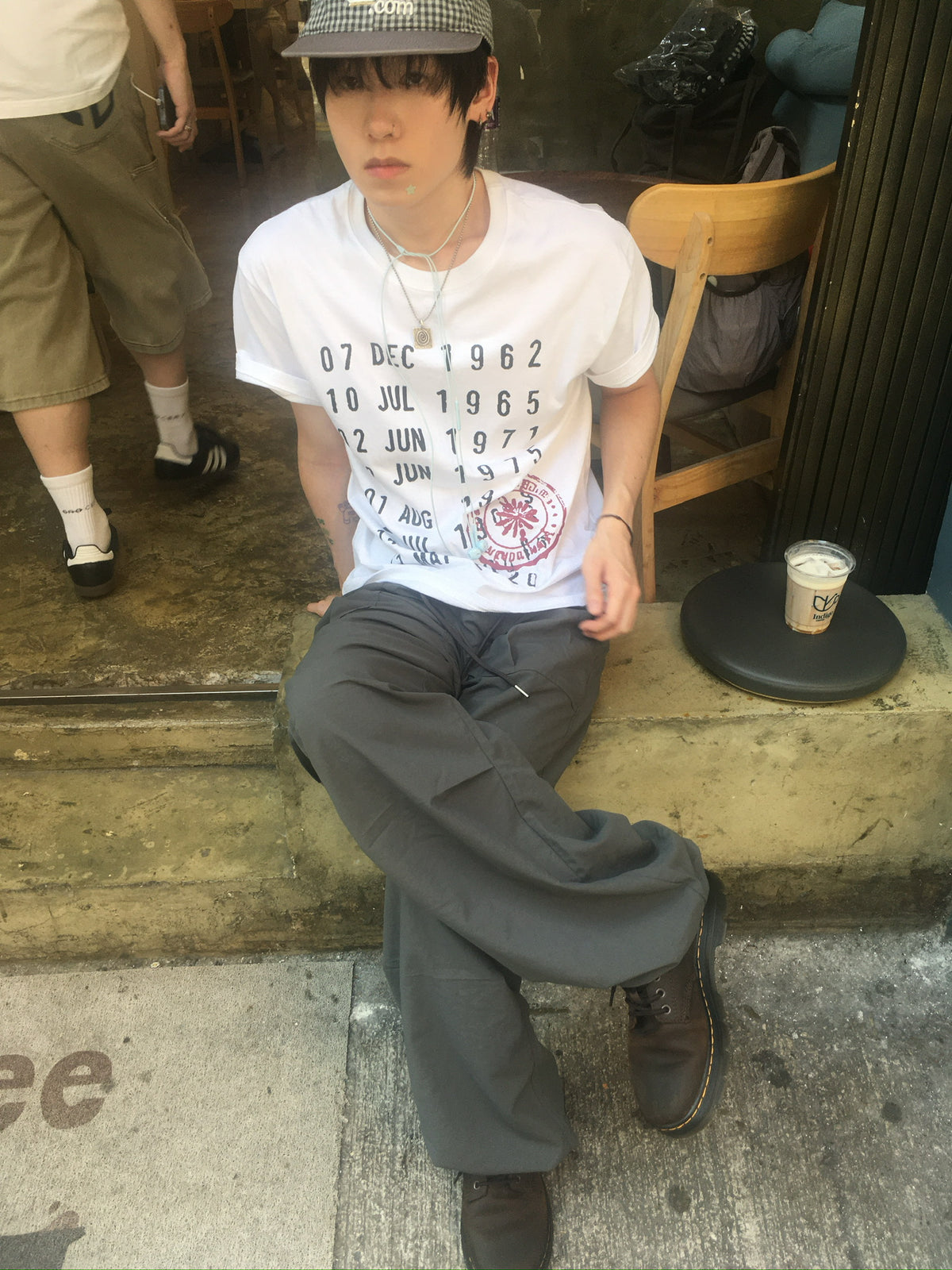 calender print tee (white)