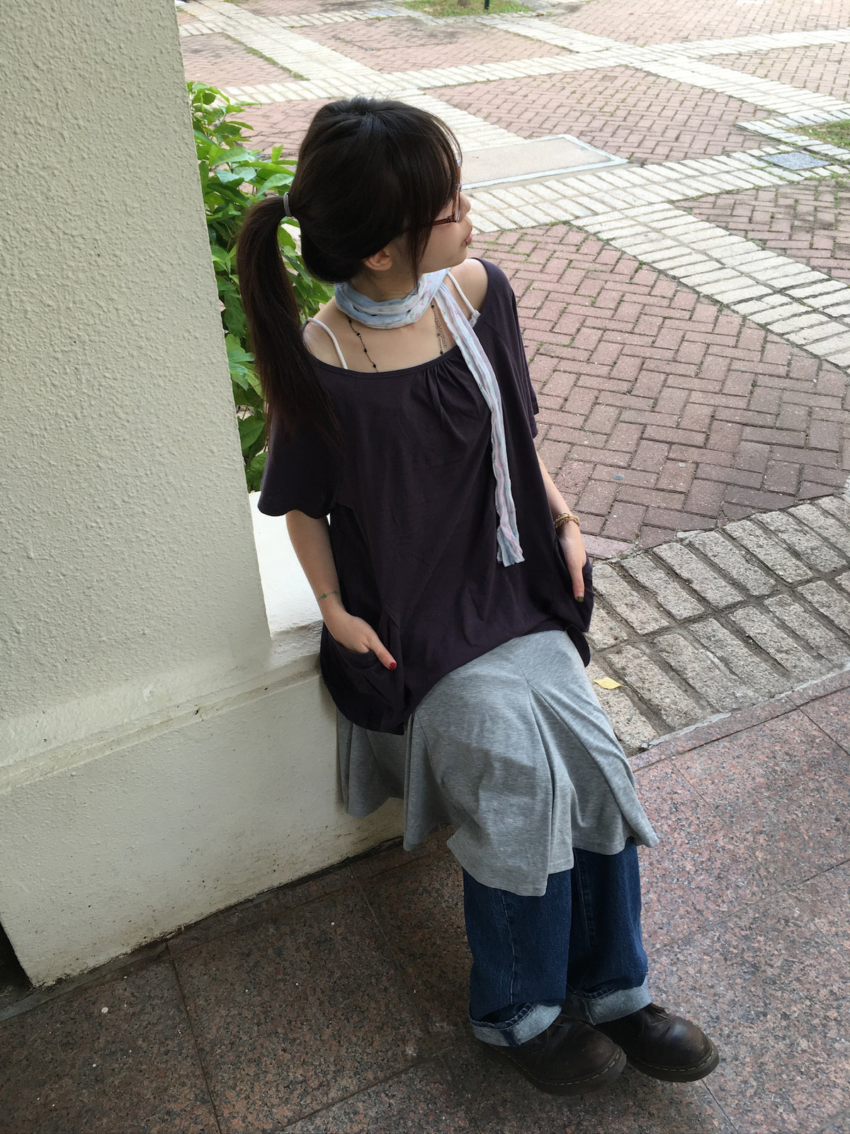 gathered neck pocket tee (purple)