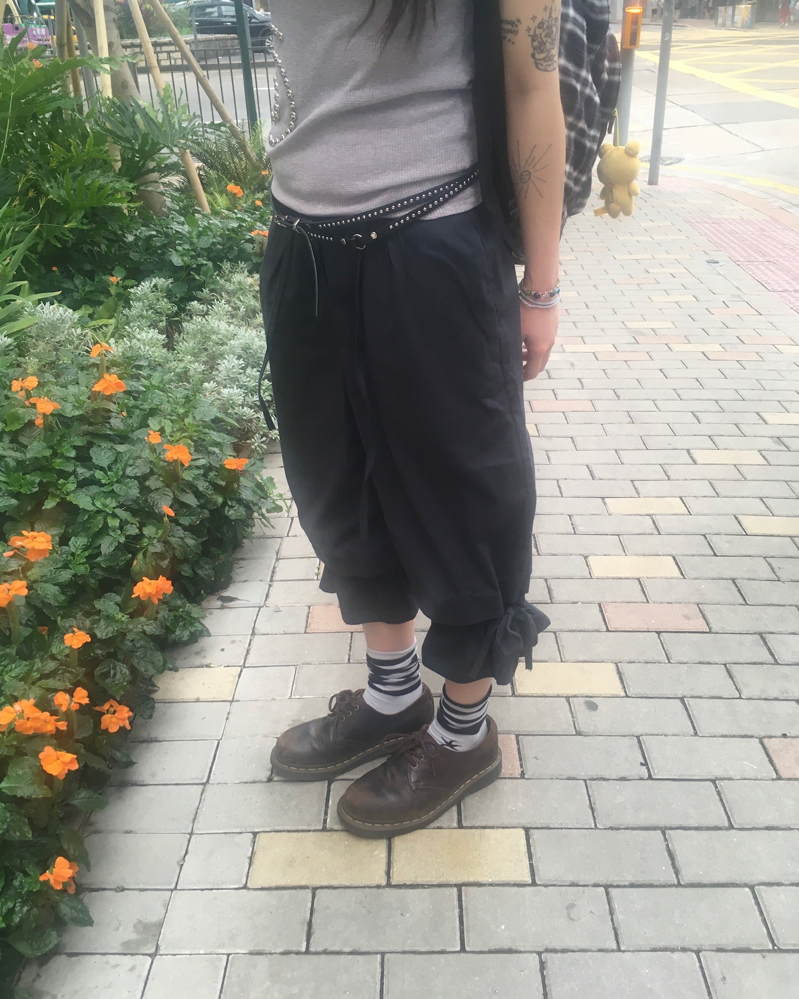 ruffle banding half pants (black)