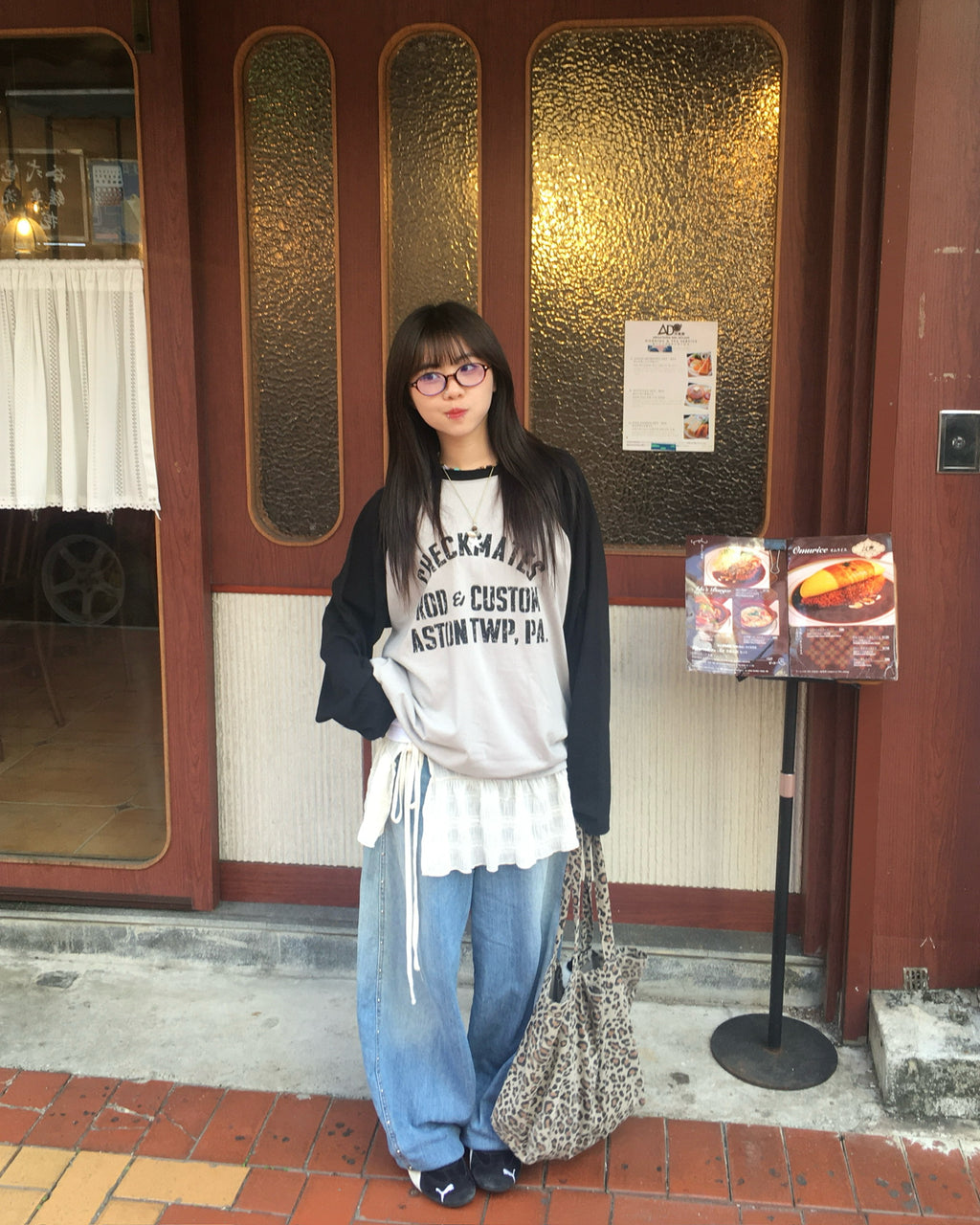 checkmates raglan tee (black/grey)