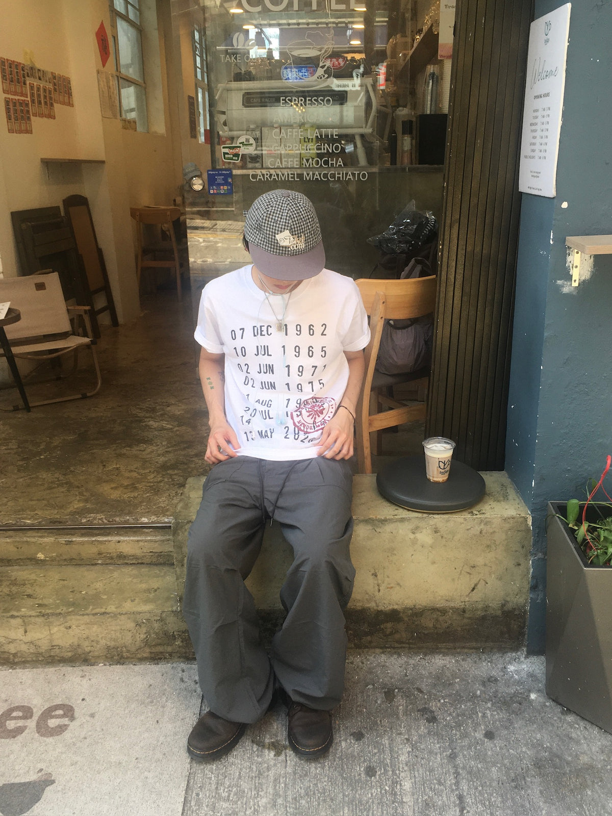 calender print tee (white)