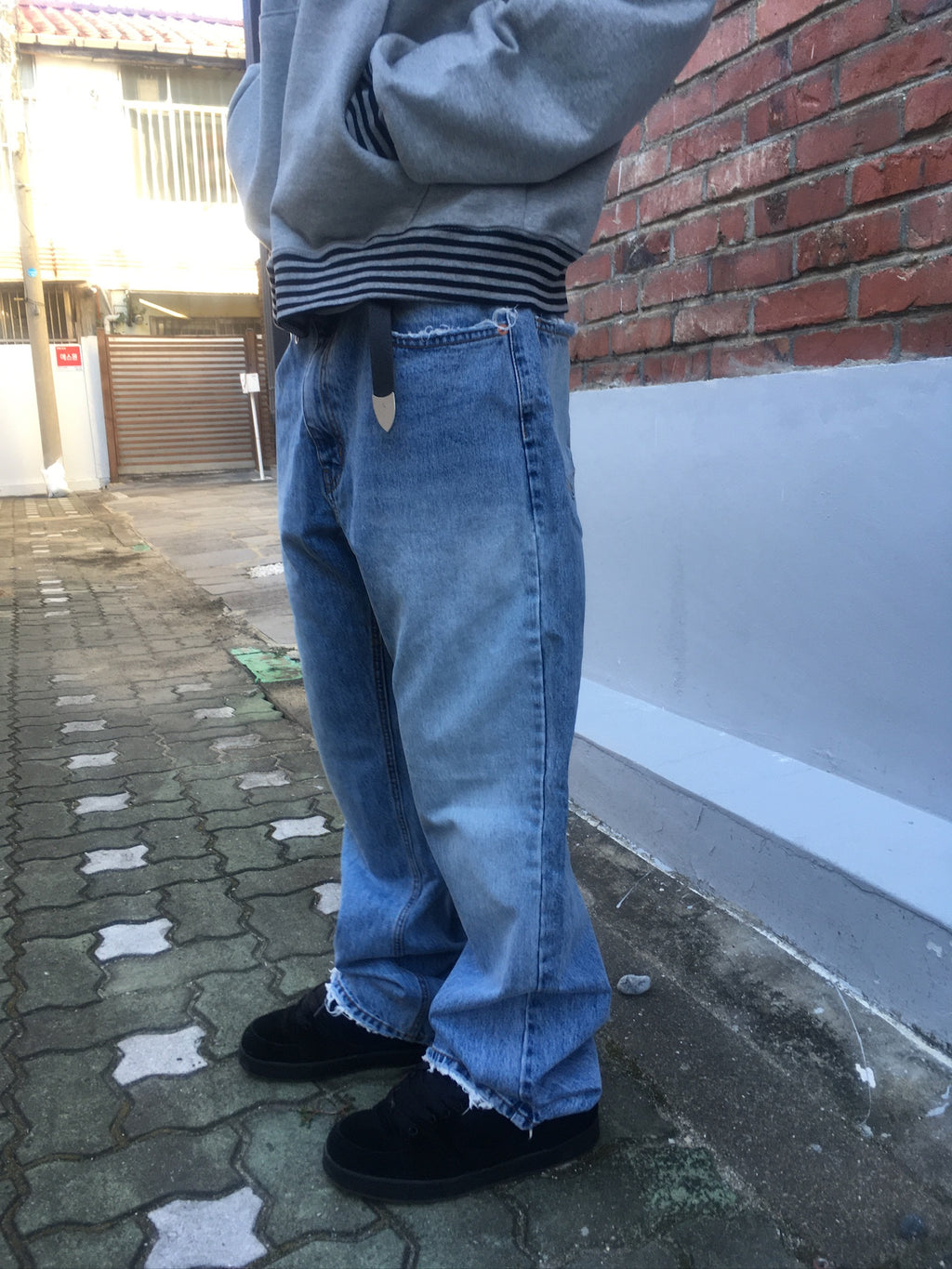 frayed hem flare jeans