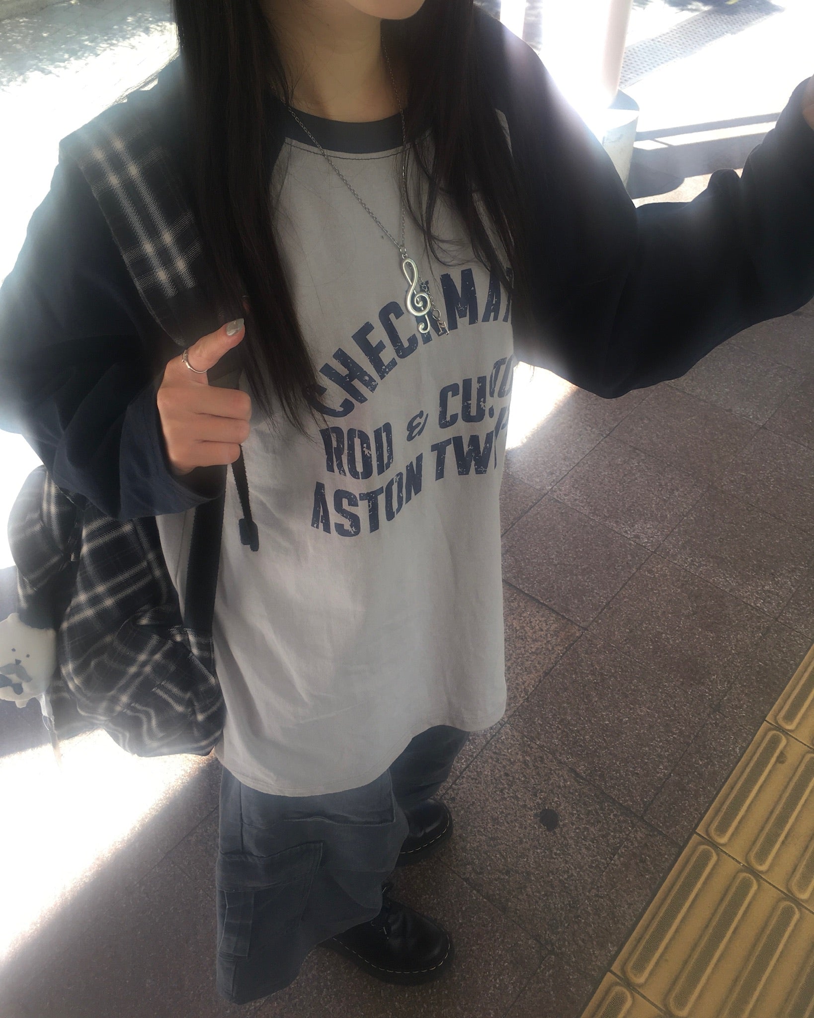 checkmates raglan tee (navy/grey) (women)