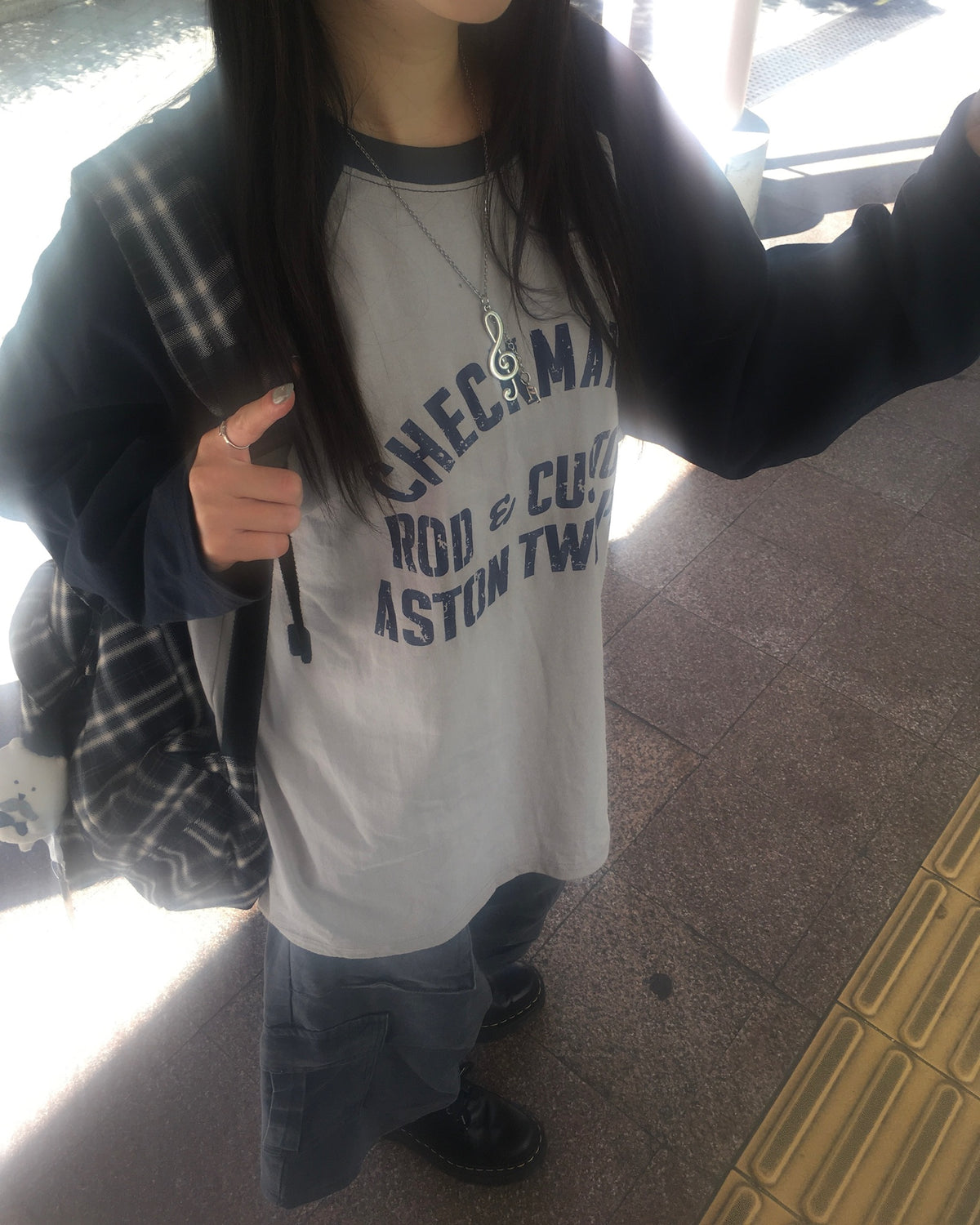 checkmates raglan tee (navy/grey) (women)
