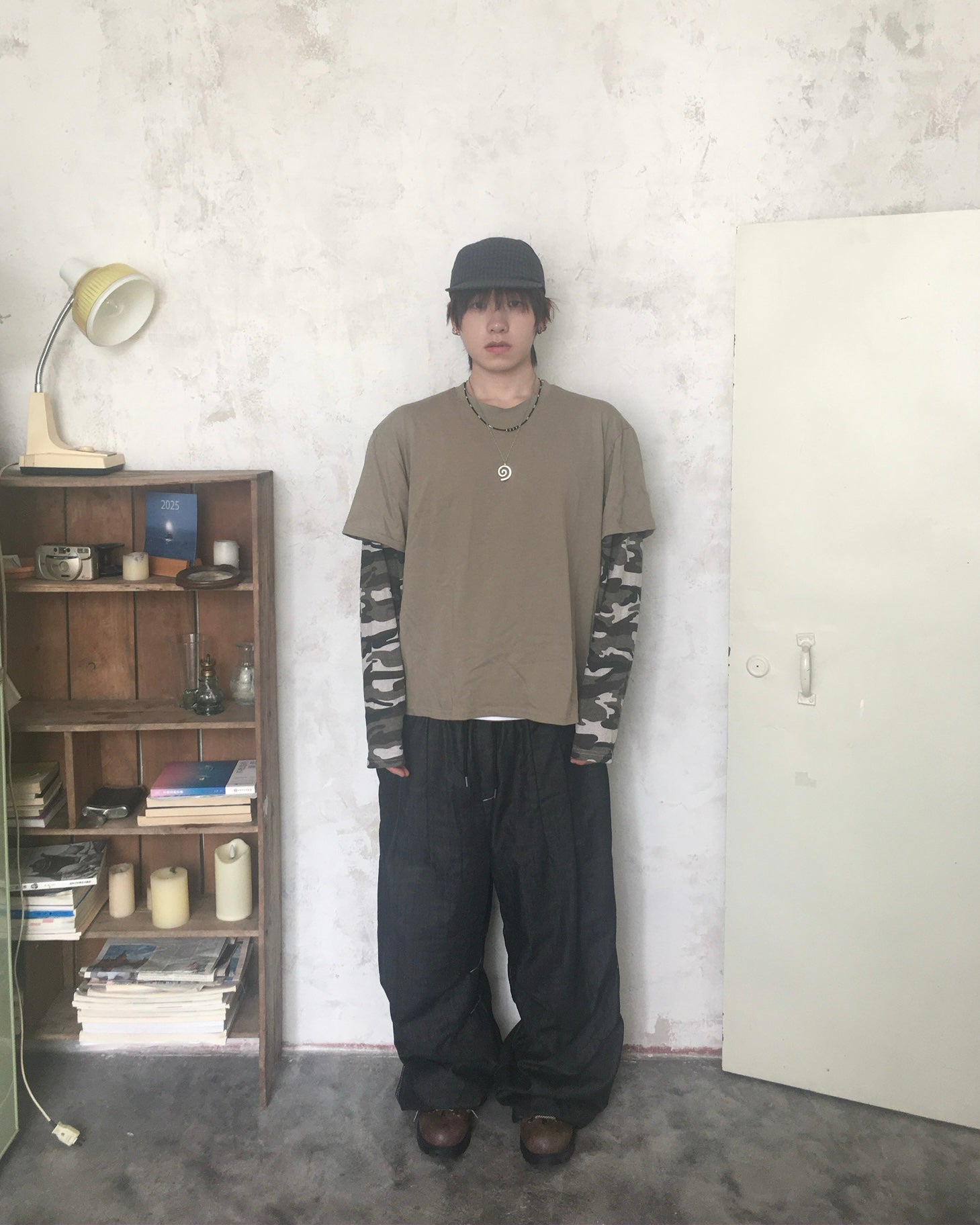 checked cinch back pants (black)