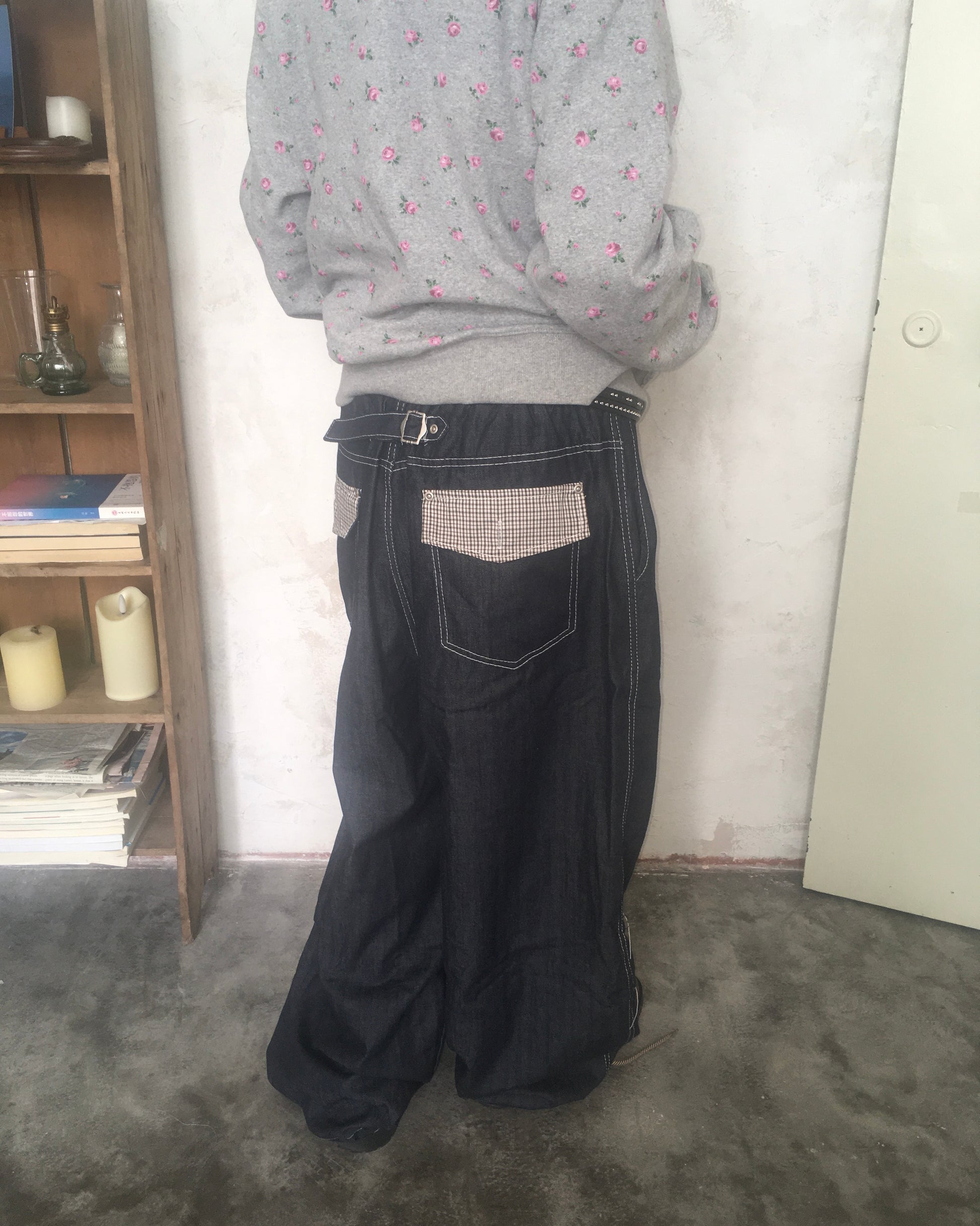 checked cinch back pants (navy)