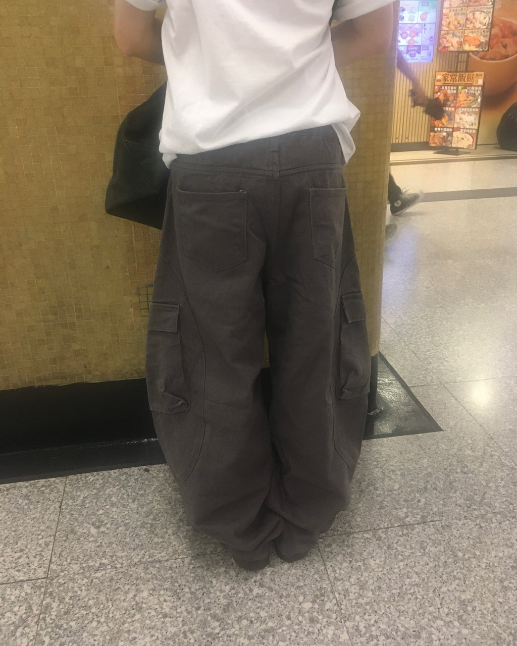 multi-seam cargo pants (charcoal)