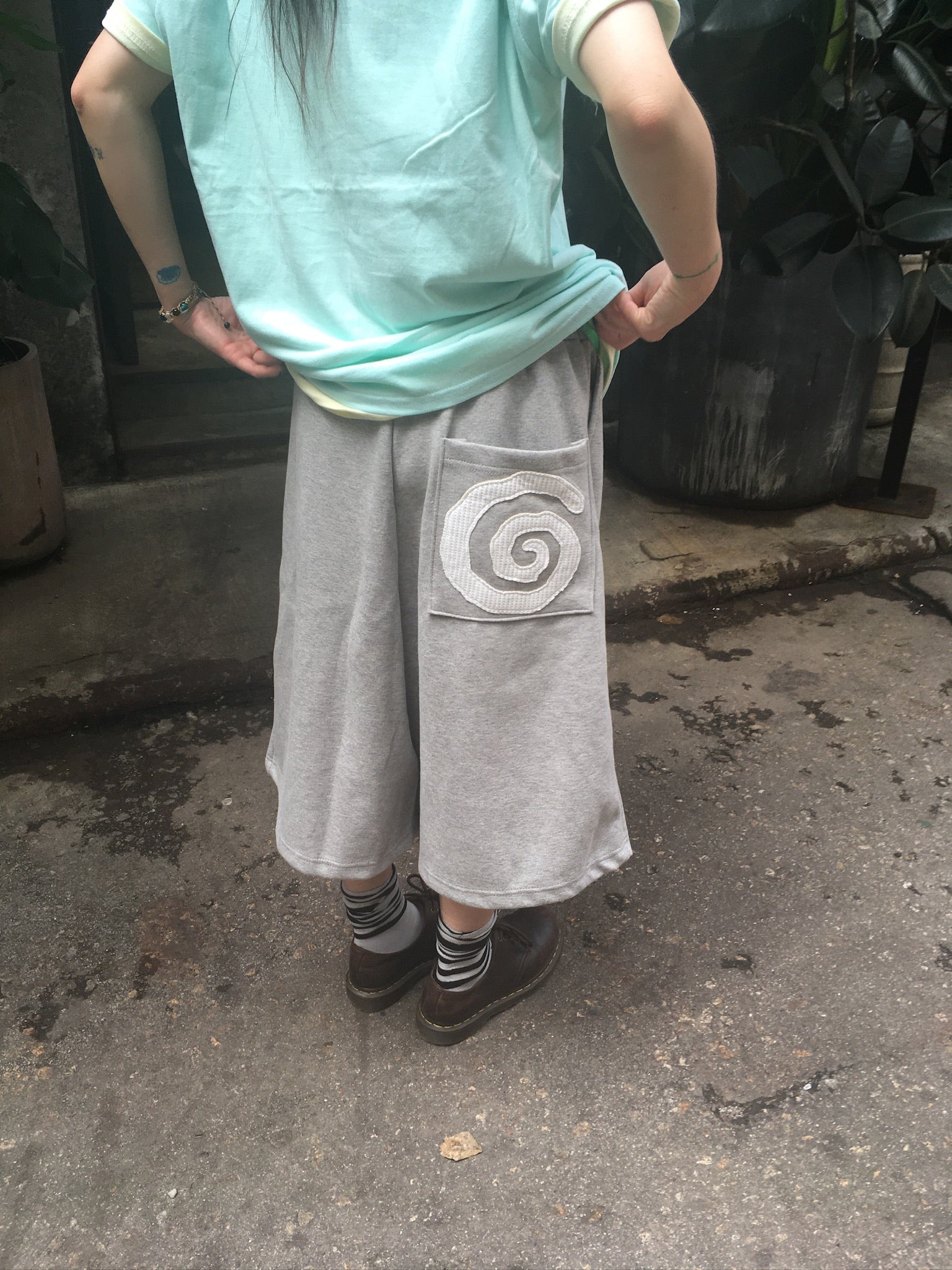 spiral half sweat pants (grey)