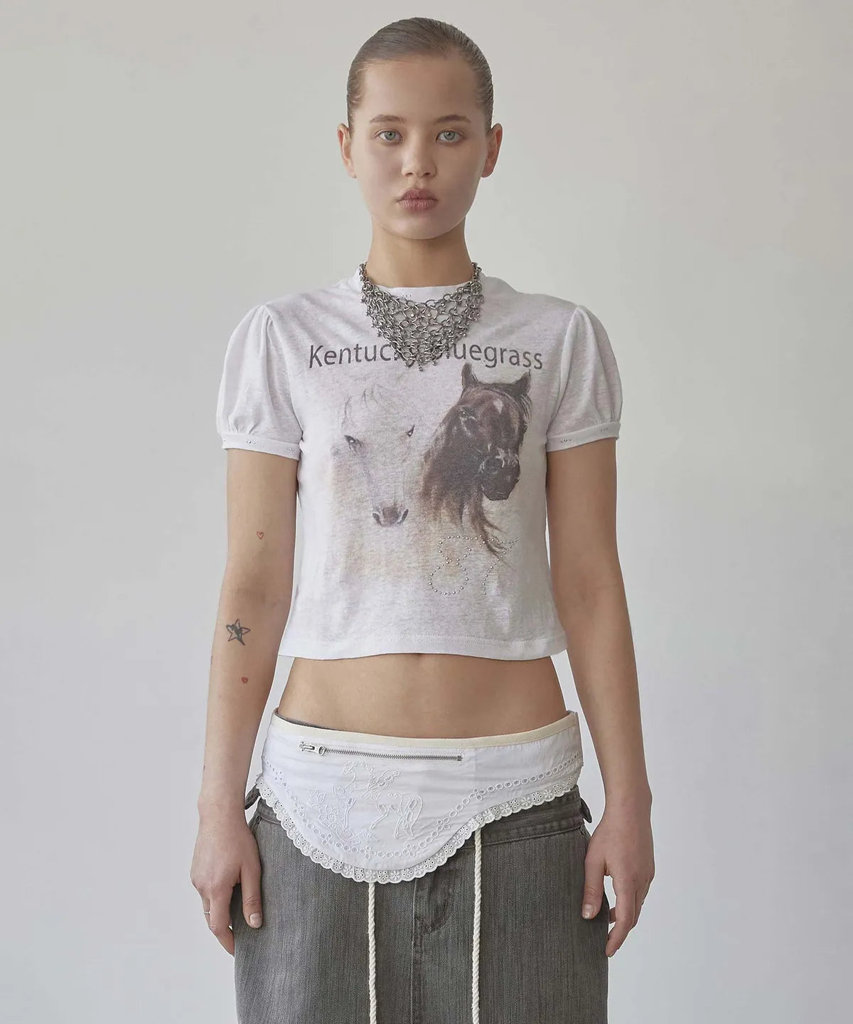【𝘱𝘳𝘦-𝘰𝘳𝘥𝘦𝘳】SCULPTOR Kentucky Stud Baby Tee Cream