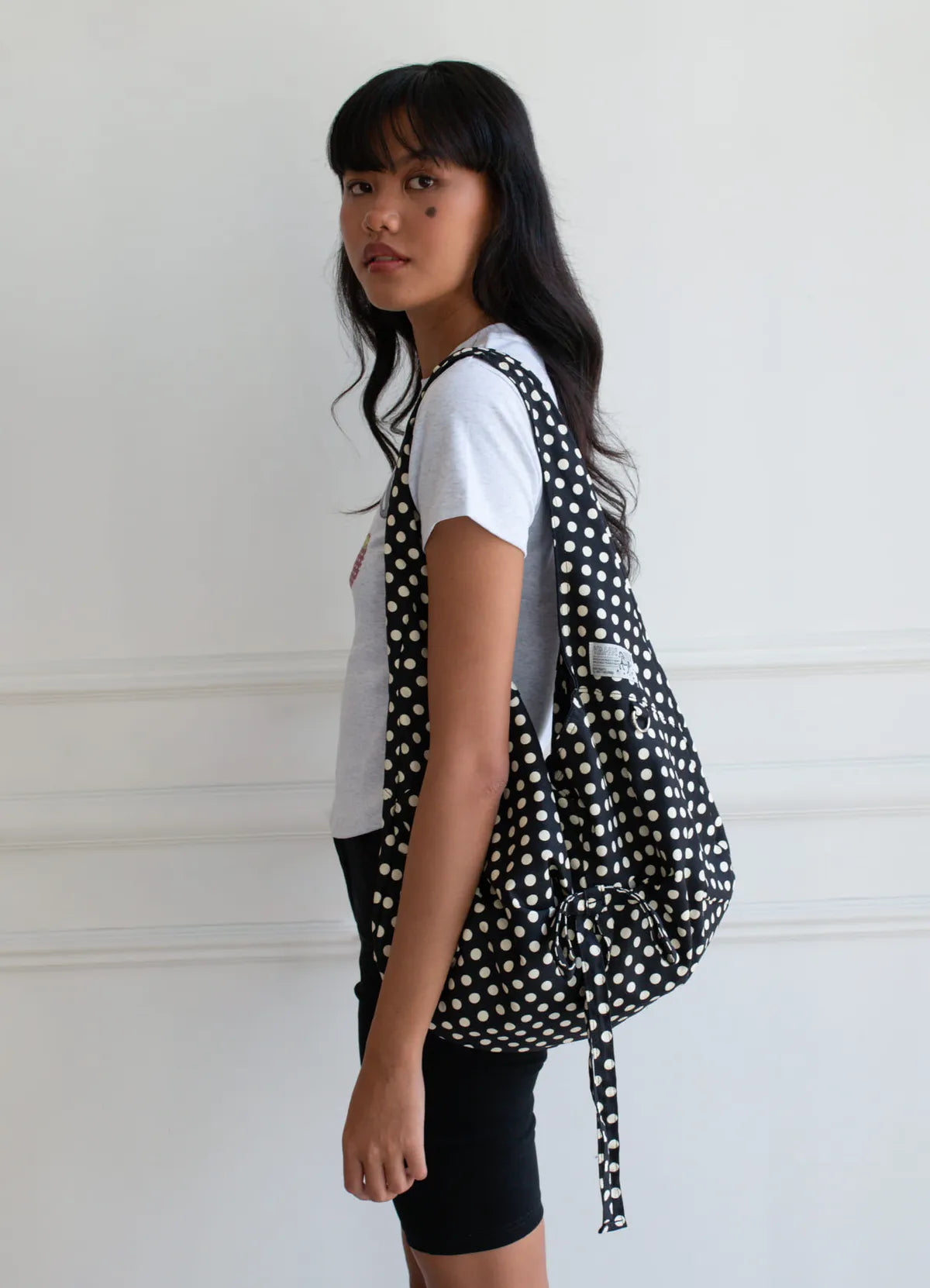 【𝘱𝘳𝘦-𝘰𝘳𝘥𝘦𝘳】YAHN SISI Reversible Bow Canvas Bag - Dot Black