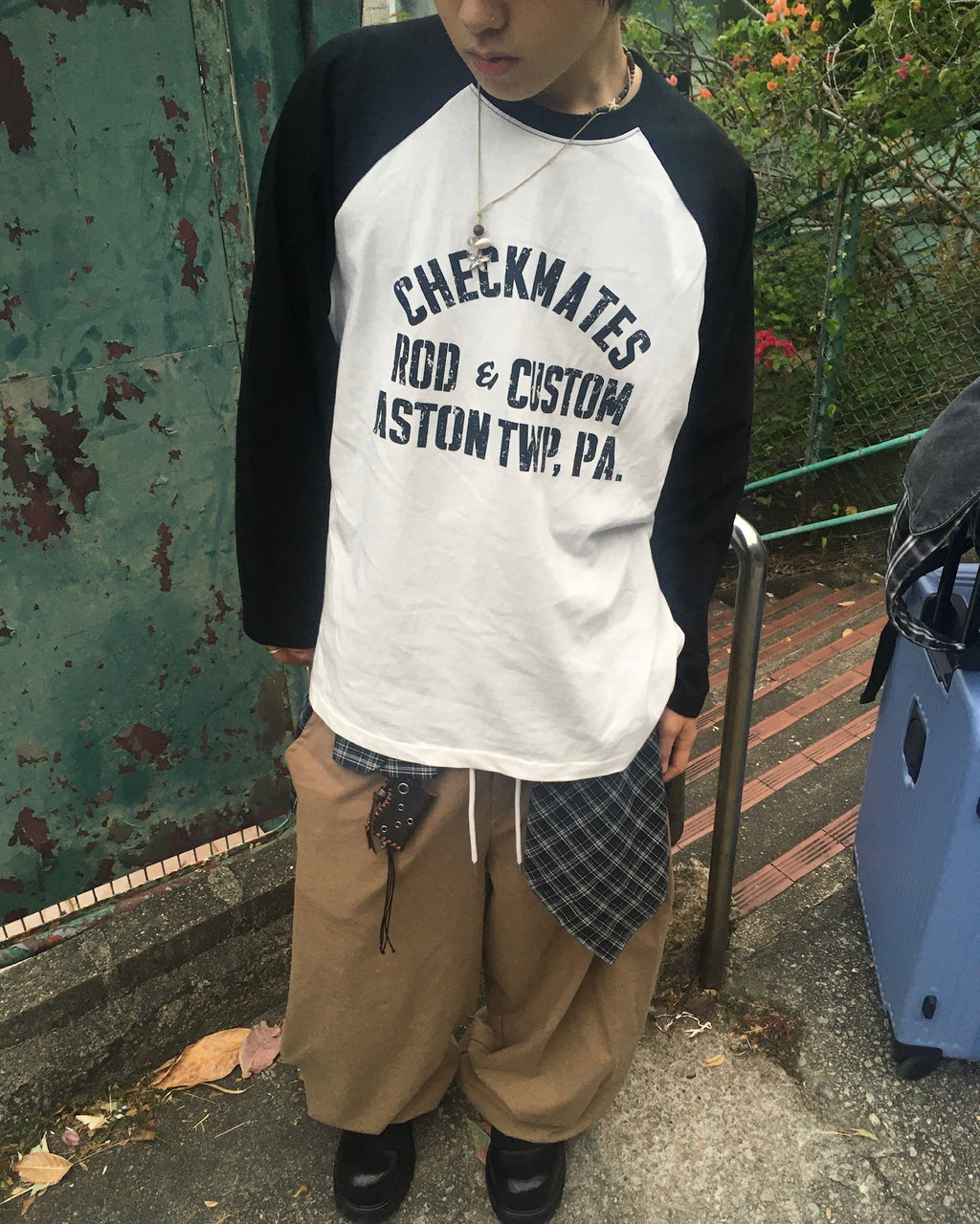 checkmates raglan tee (black/white)