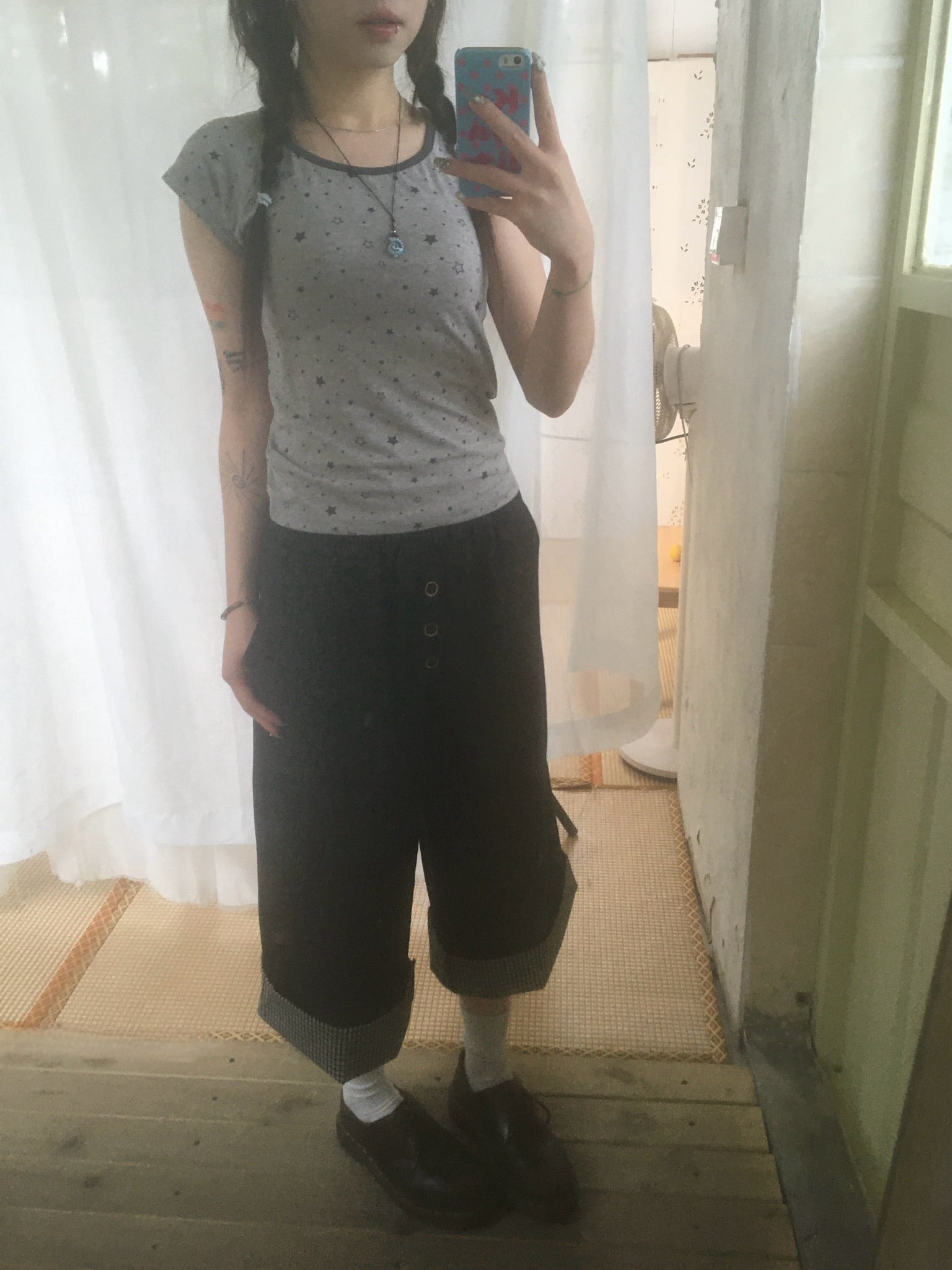 check roll-up pants