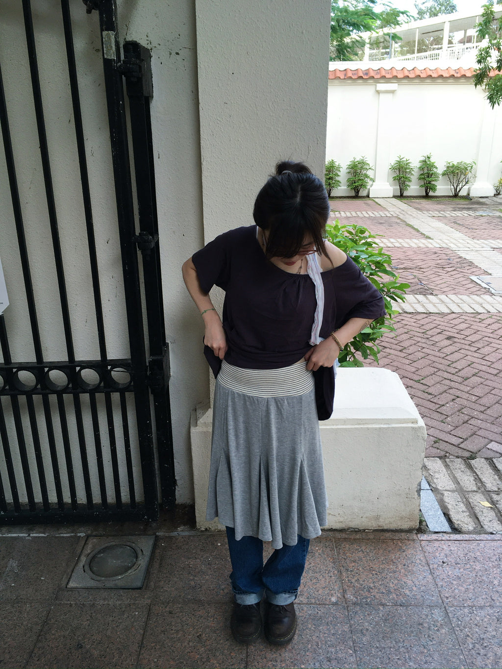 gathered neck pocket tee (purple)