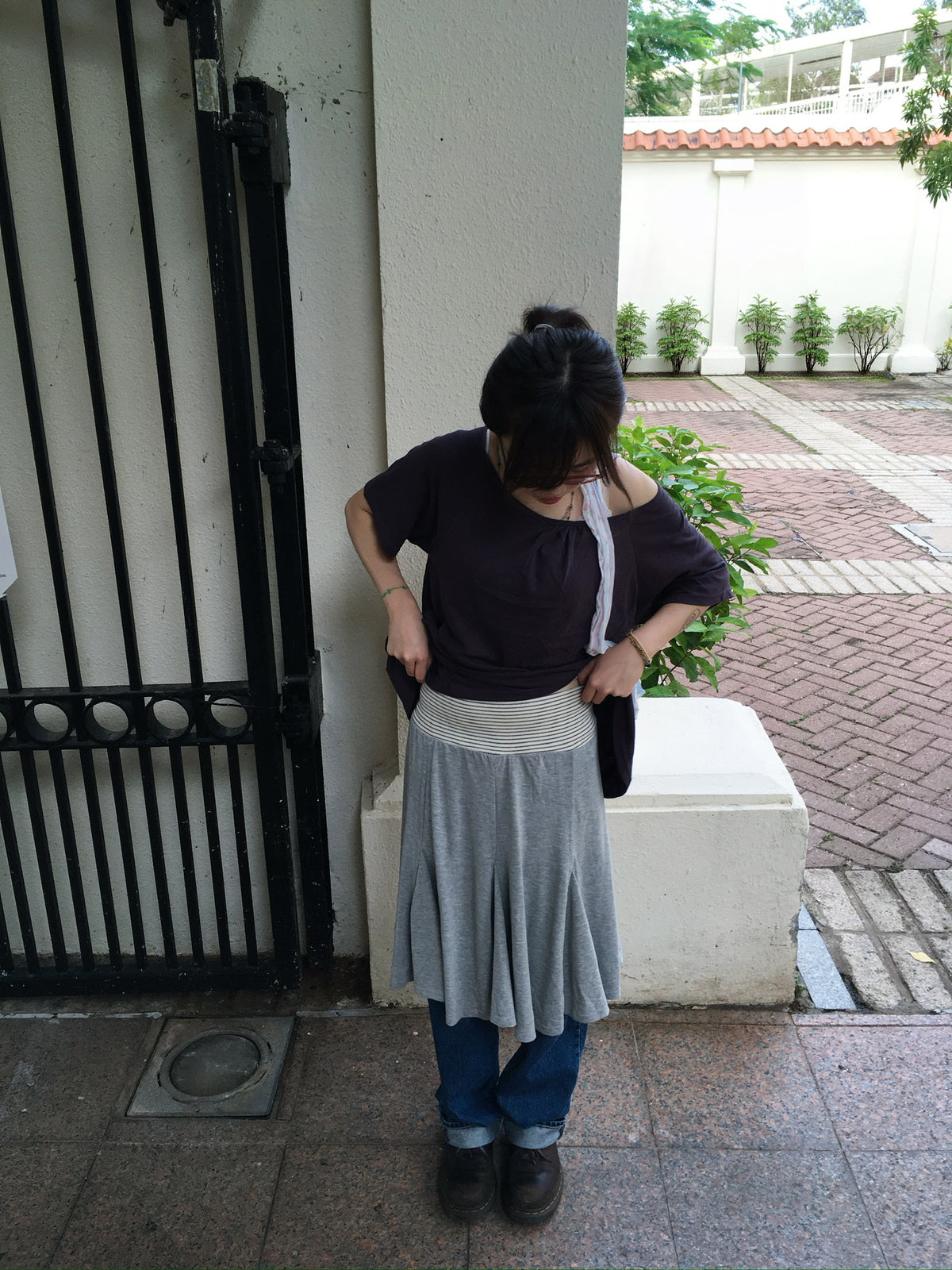 gathered neck pocket tee (purple)