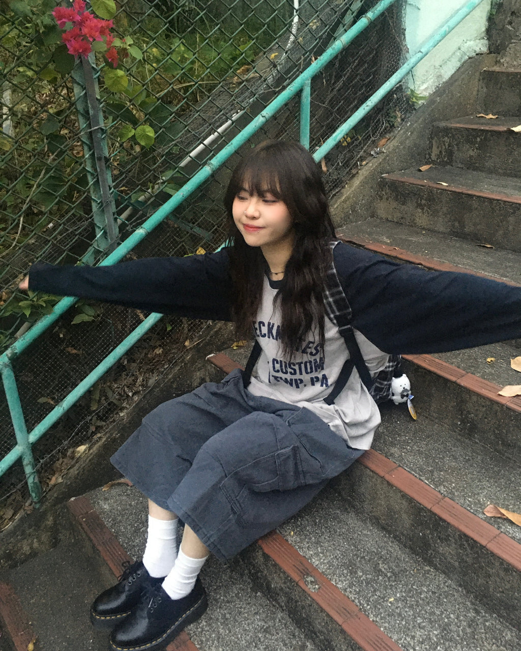 checkmates raglan tee (navy/grey) (women)