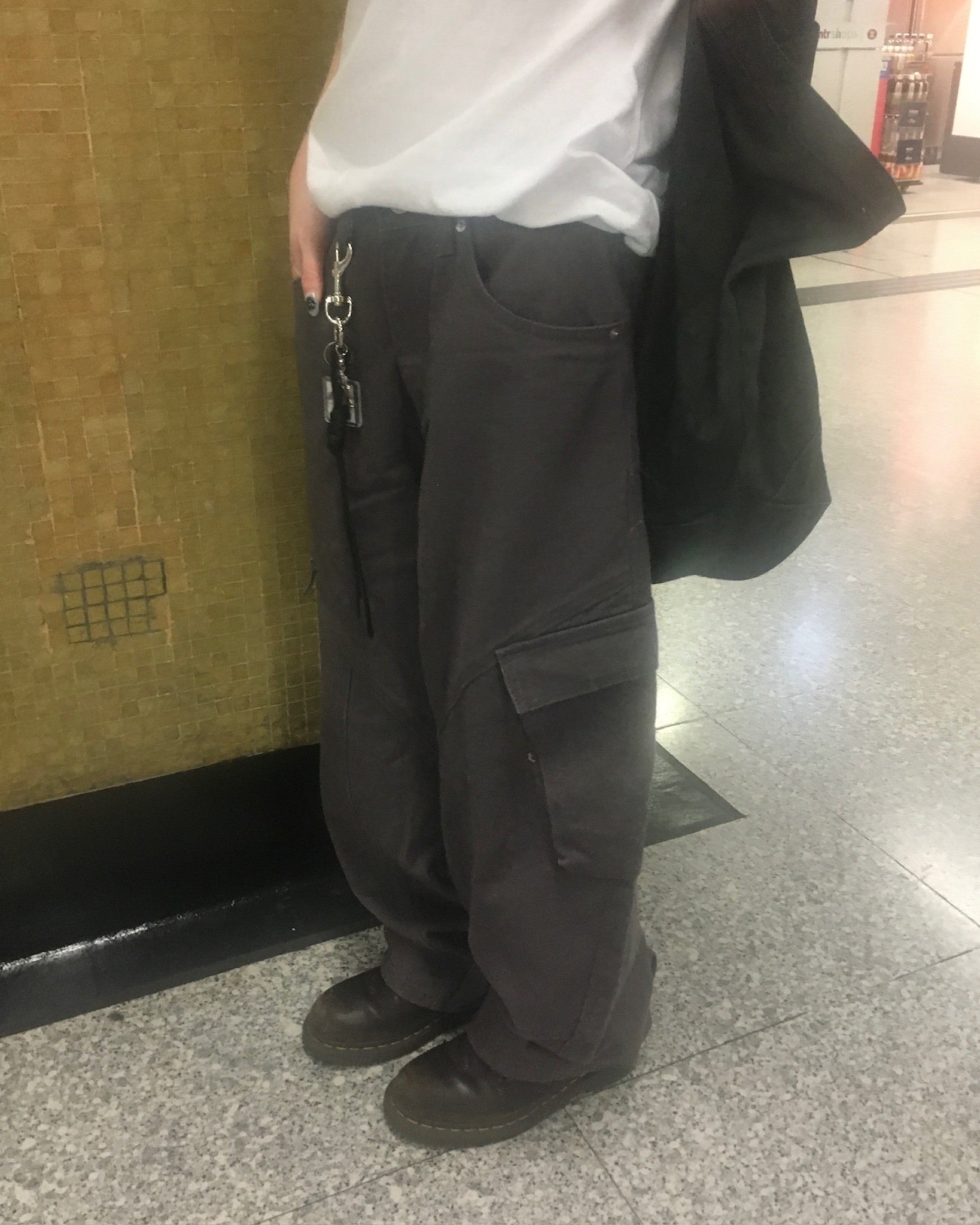multi-seam cargo pants (charcoal)