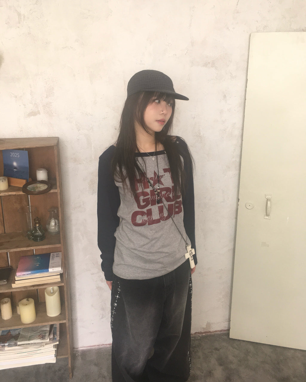 hot girl raglan tee (grey)