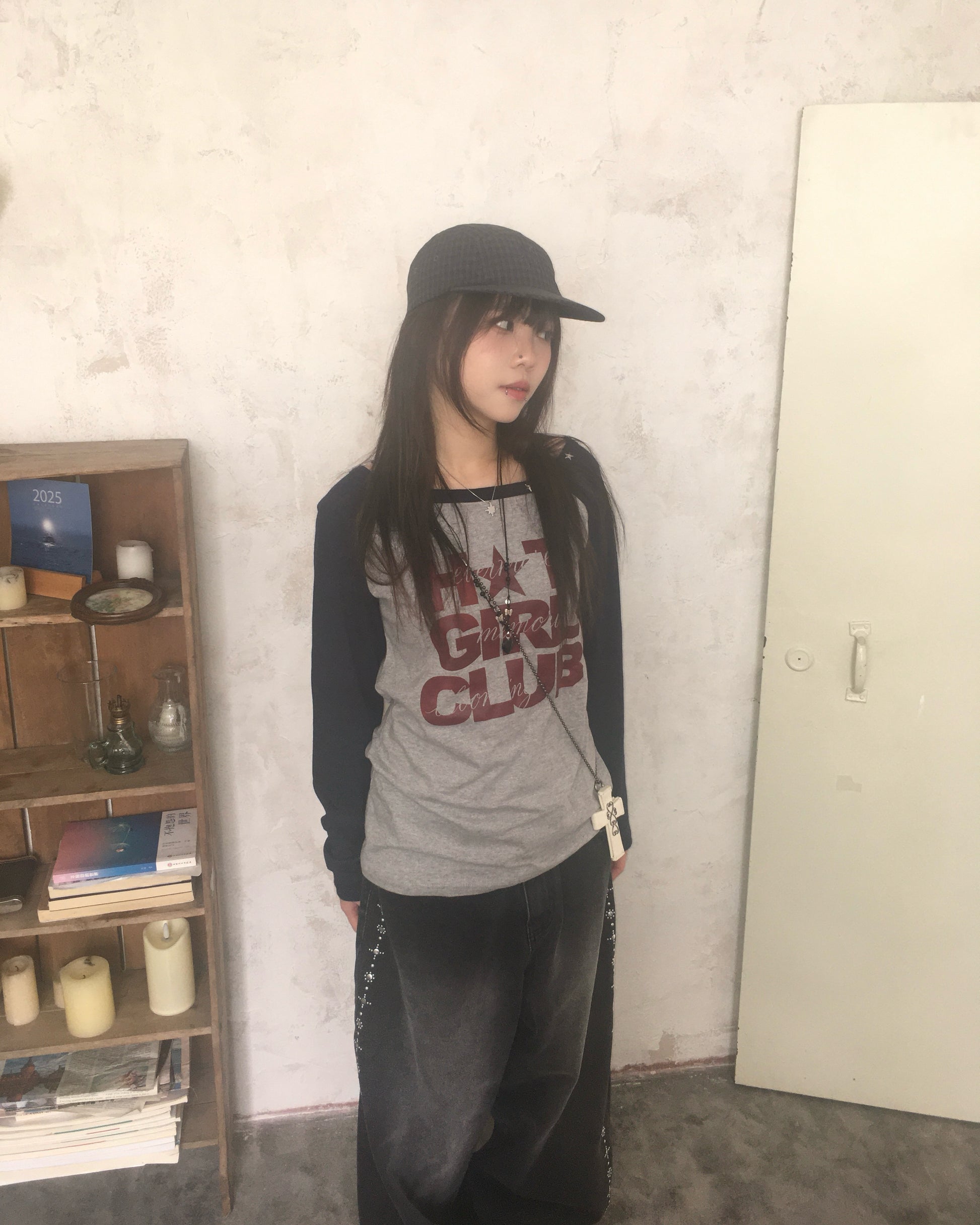 hot girl raglan tee (grey)