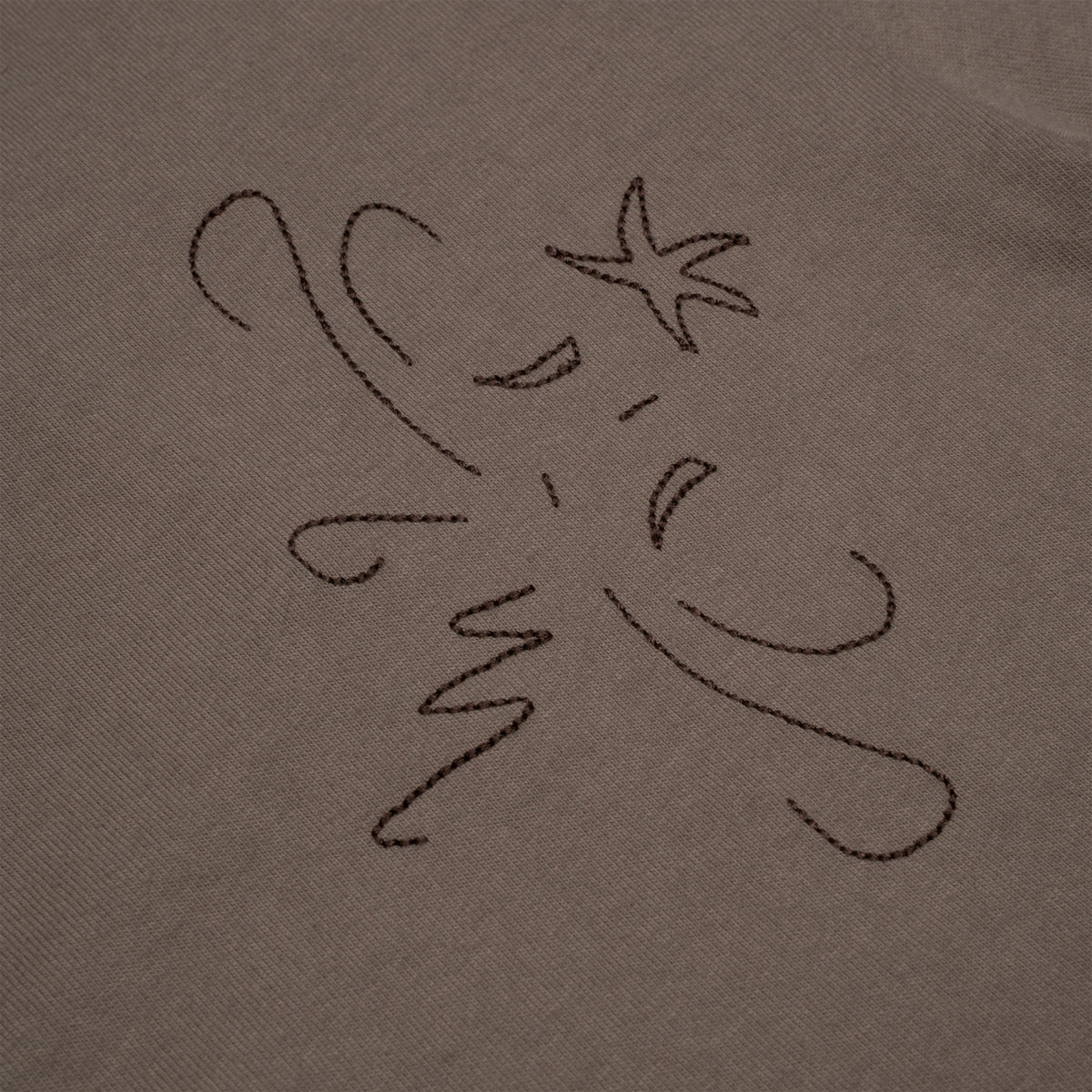 TCM STITCH SIDE HENLY NECK TEE (BROWN)