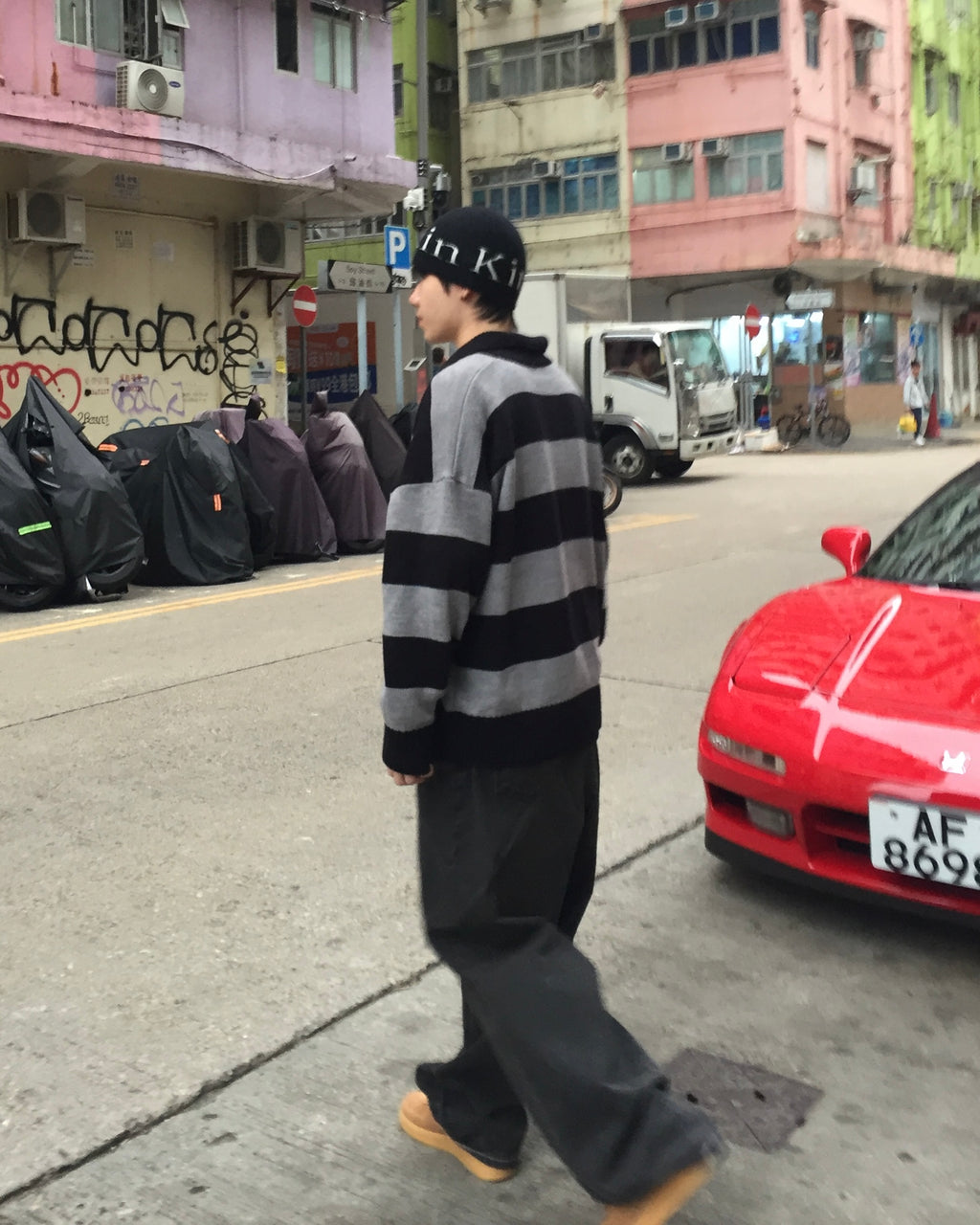 V neck stripe knit polo