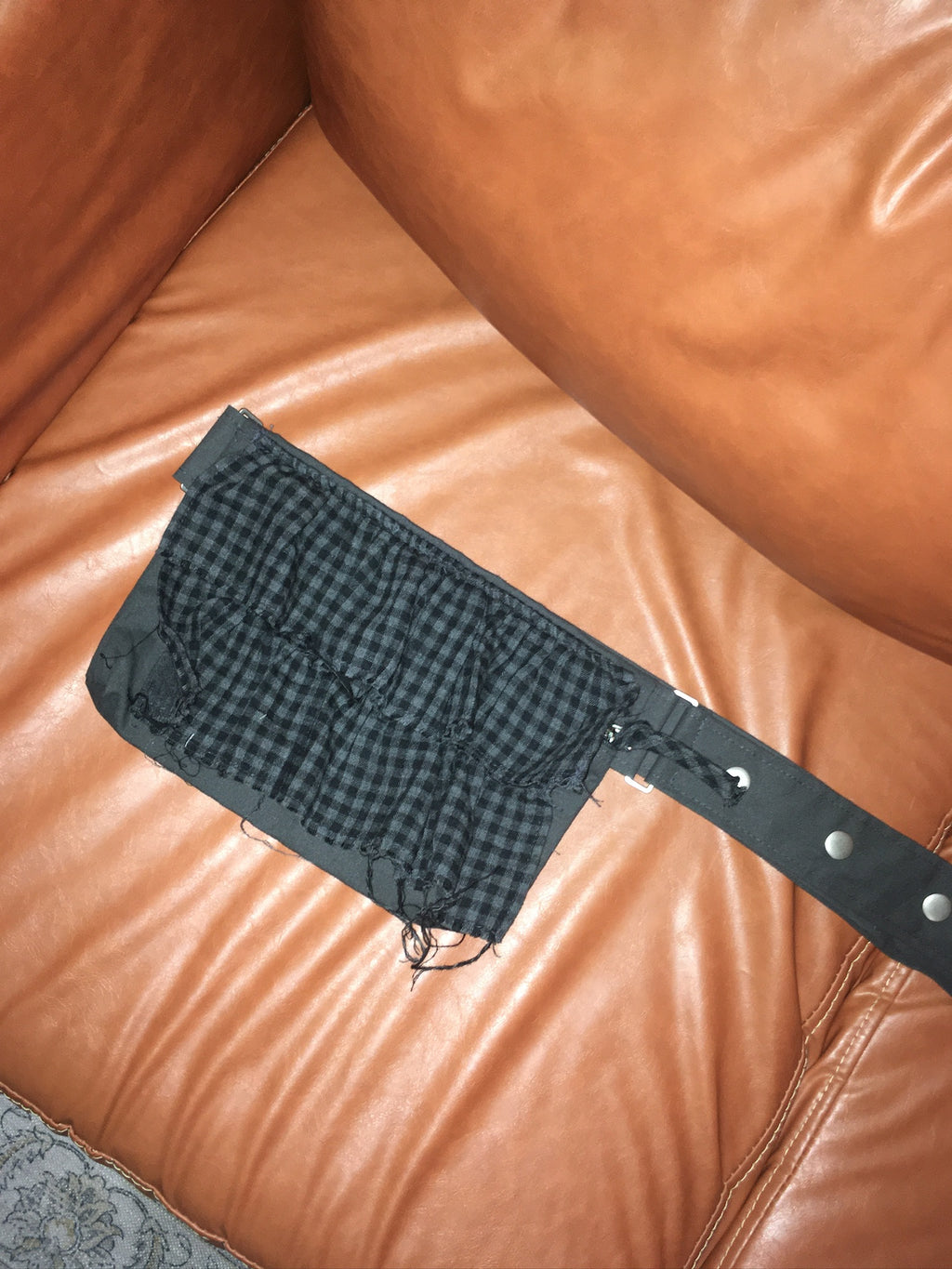 (in stock) rilly checked belt bag (black)