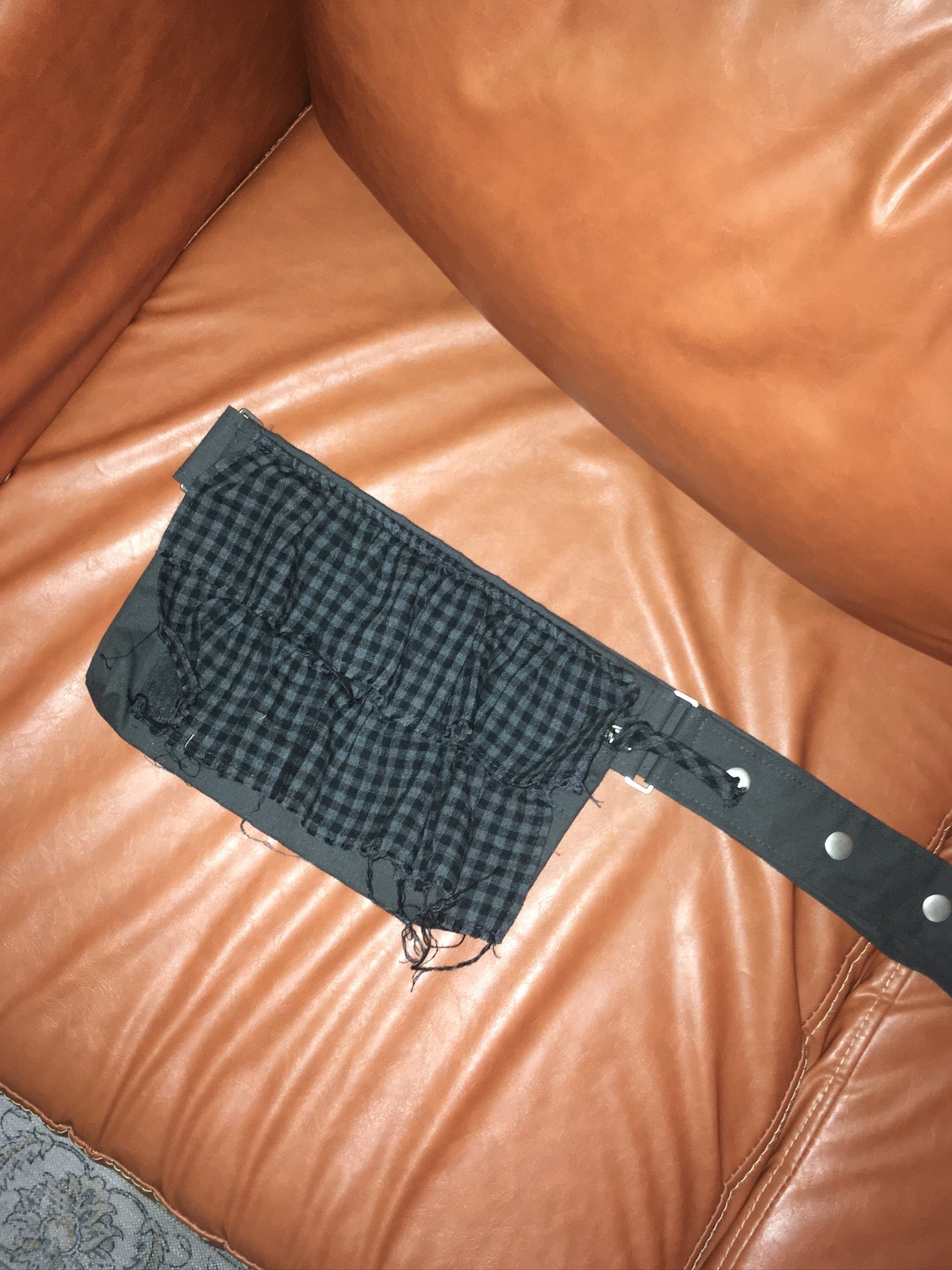 (in stock) rilly checked belt bag (black)