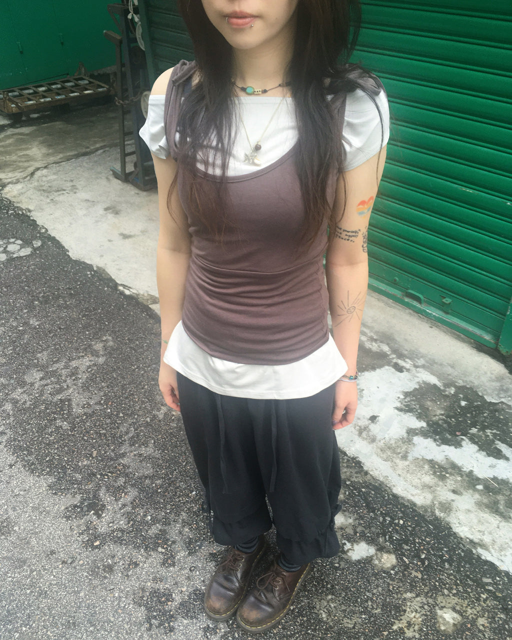 two-piece layered tee (brown/light grey)