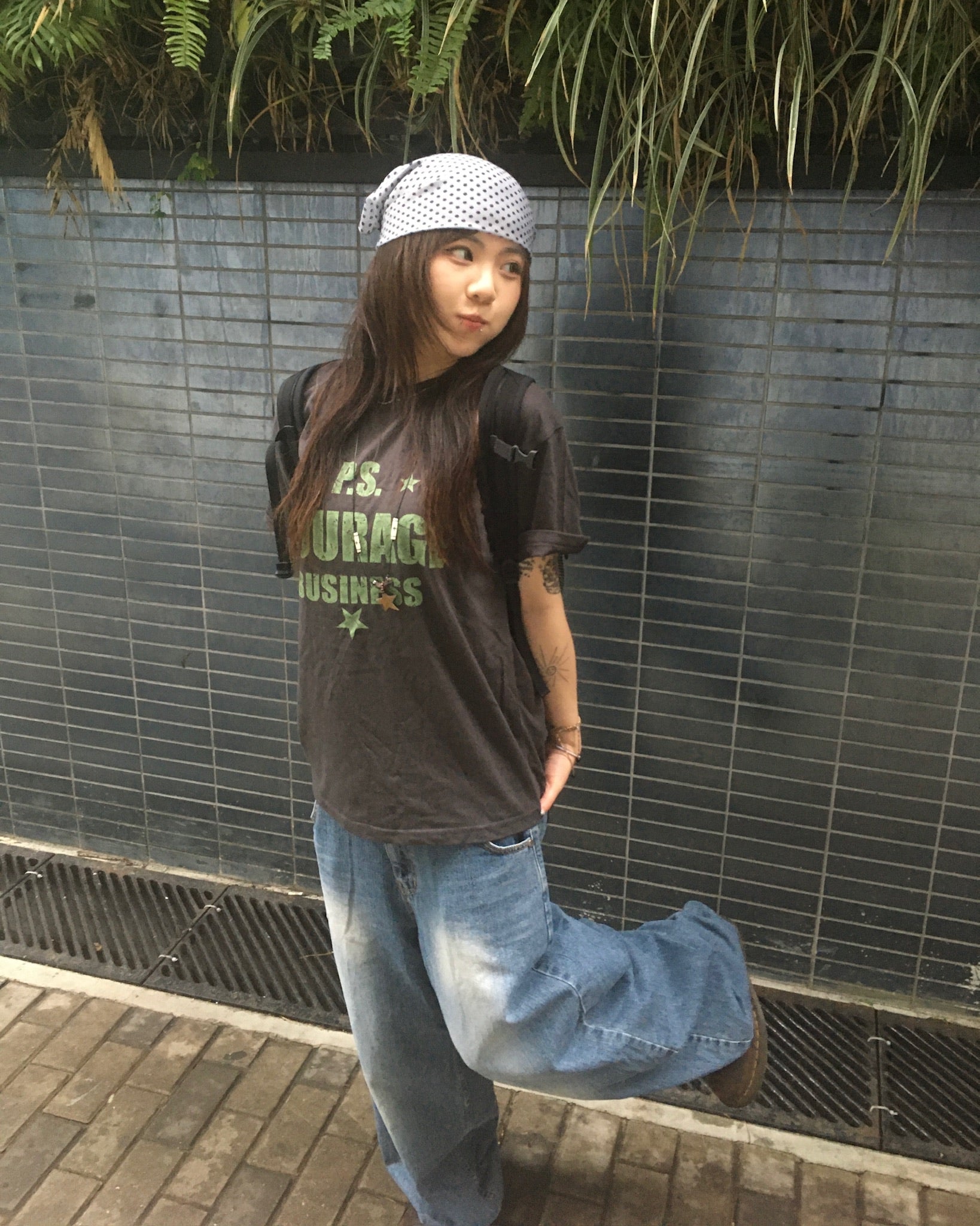 ps crop tee (charcoal)