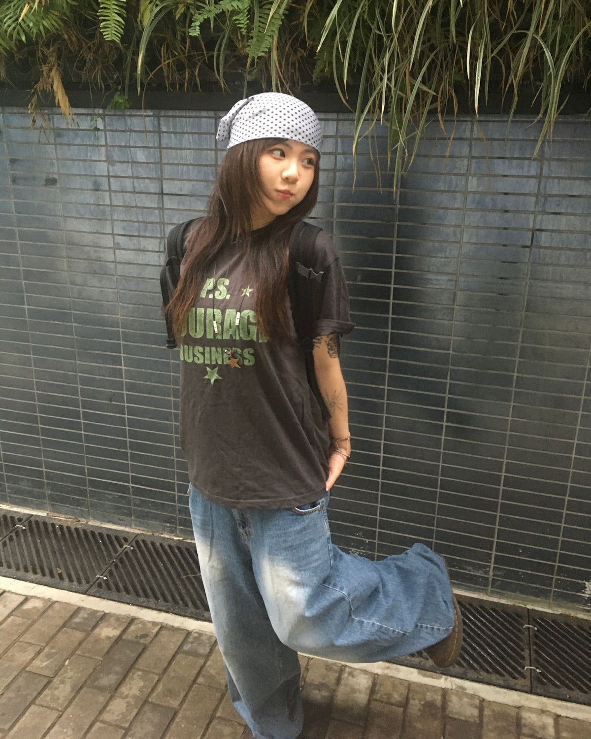 ps crop tee (charcoal)