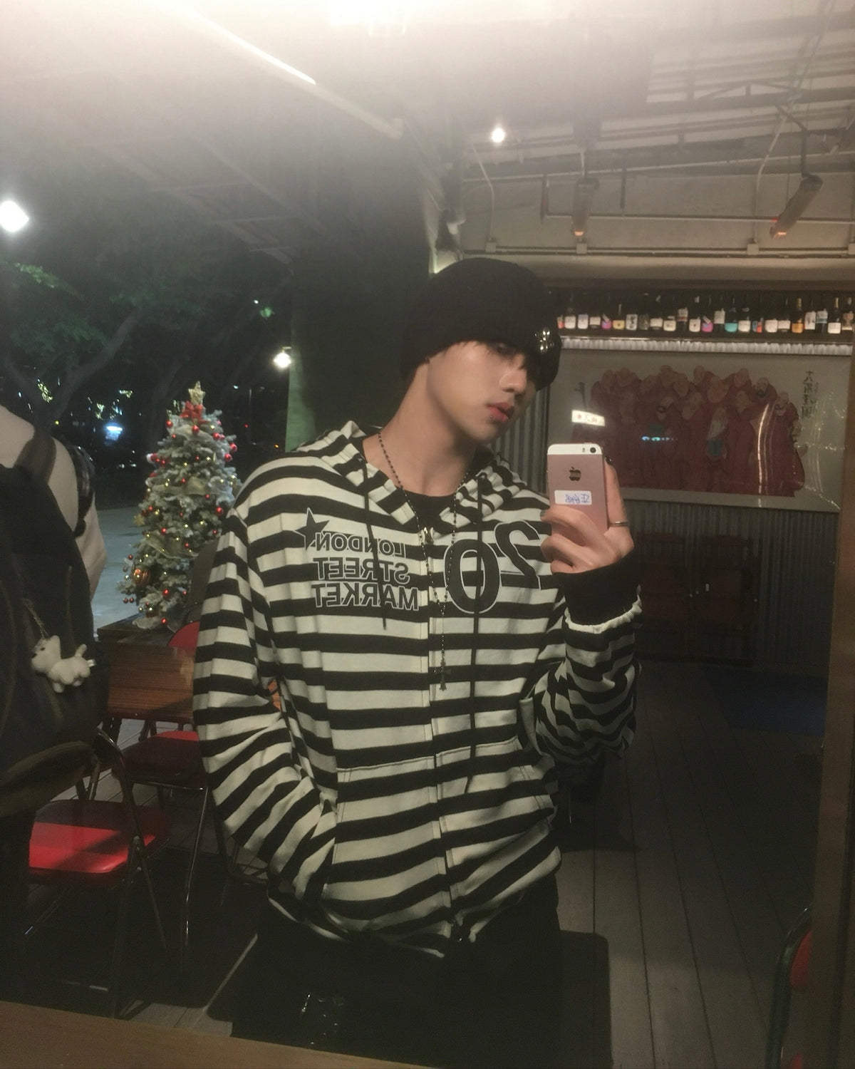 20 striped zip-up hoodie (black)