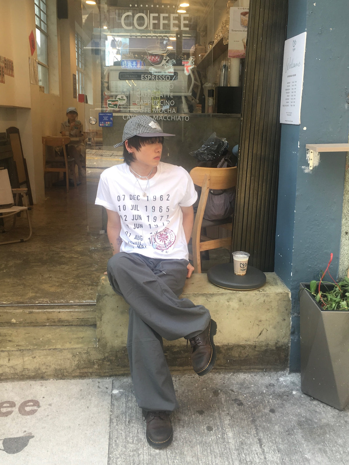 calender print tee (white)