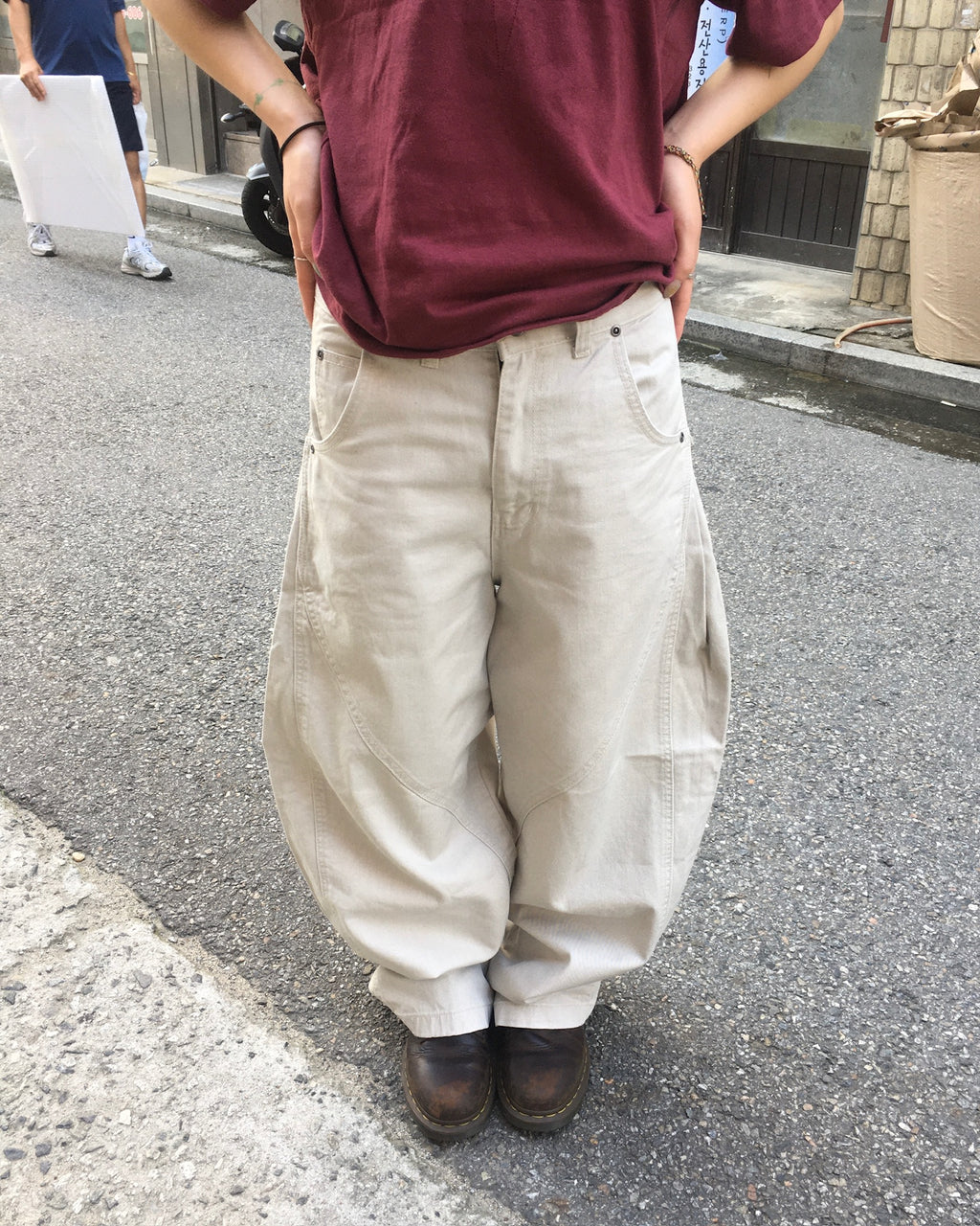 wavy chino pants (ivory)