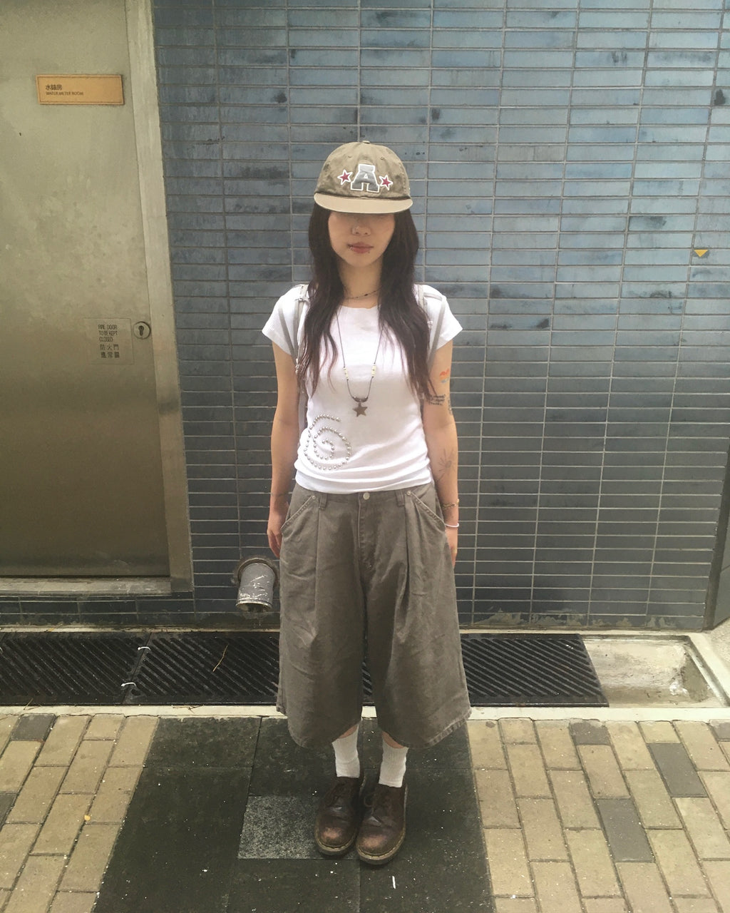 pin tuck bermuda pants (brown)