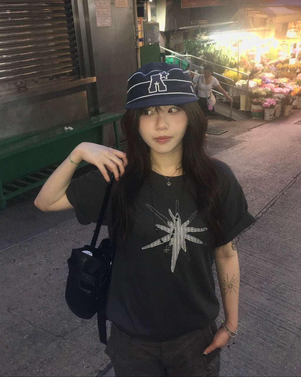 star colored crop tee (charcoal)