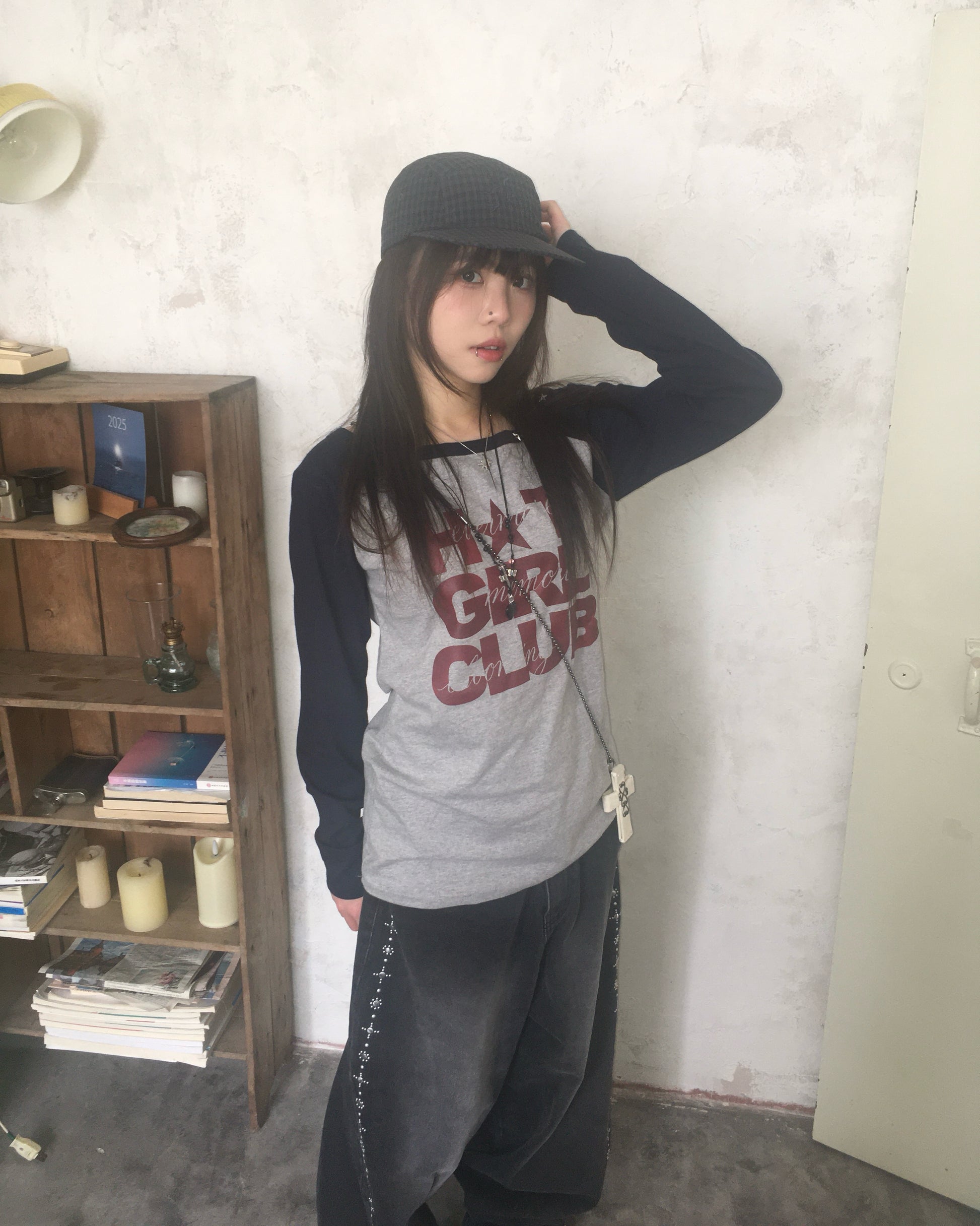 hot girl raglan tee (grey)