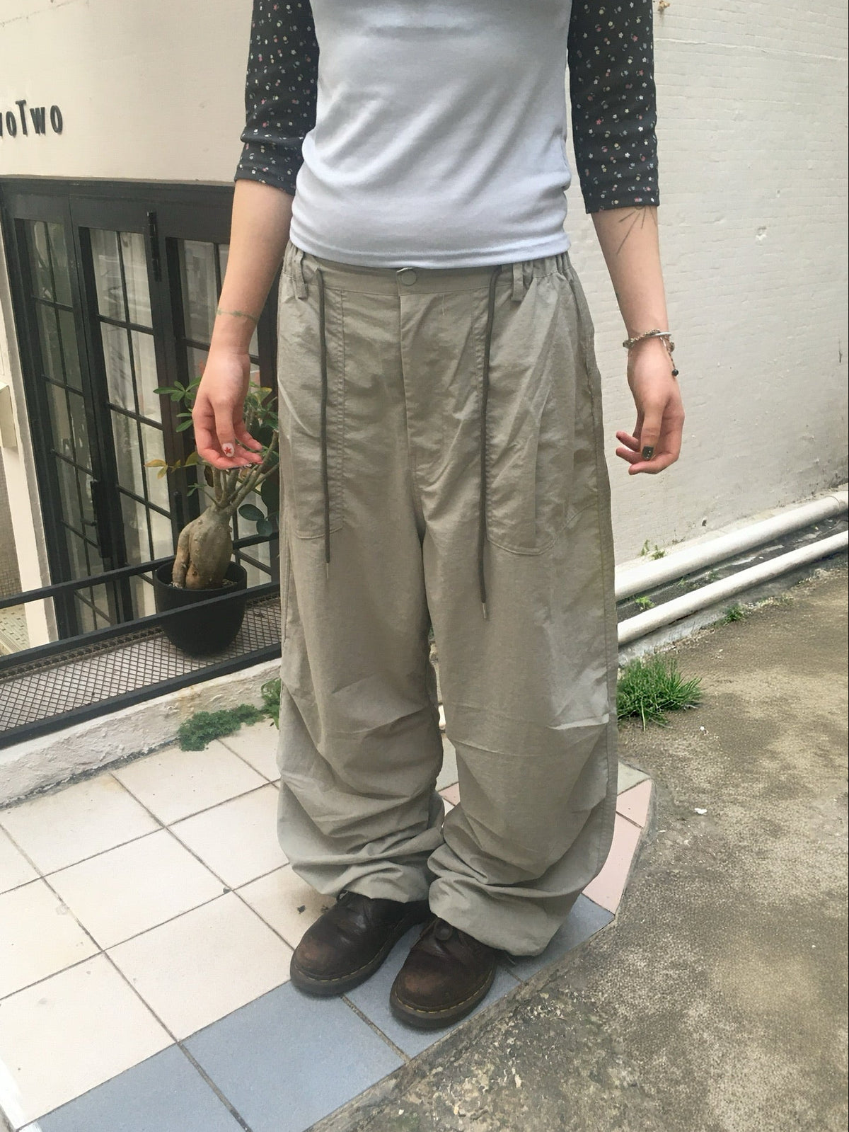 fatigue nylon pants (light khaki)