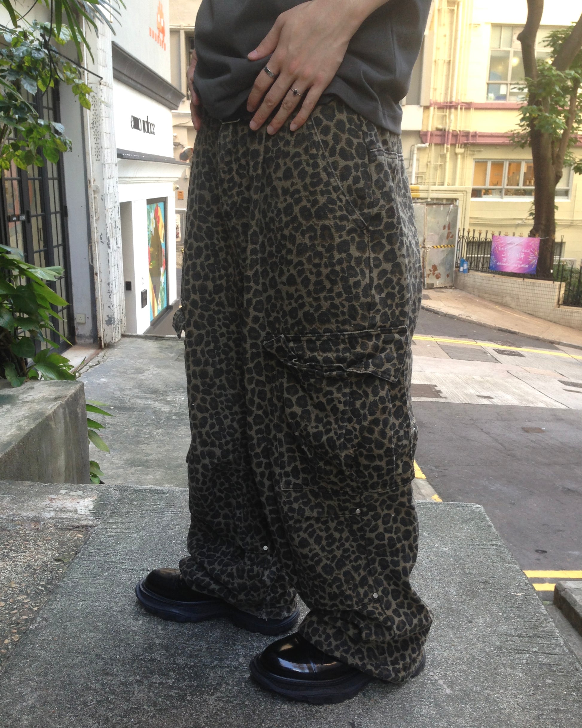 leopard work pants (men wear)