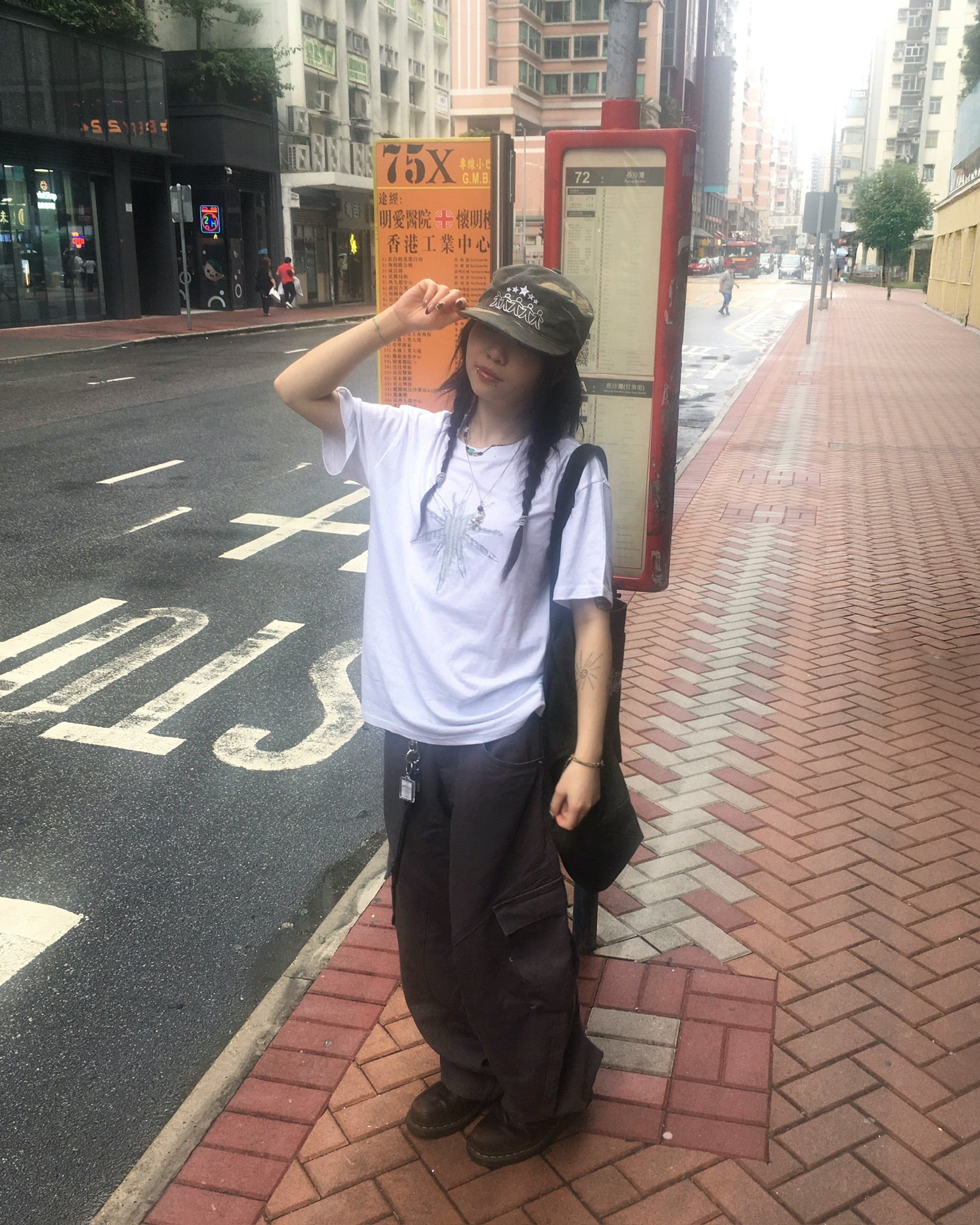 star colored crop tee (white)