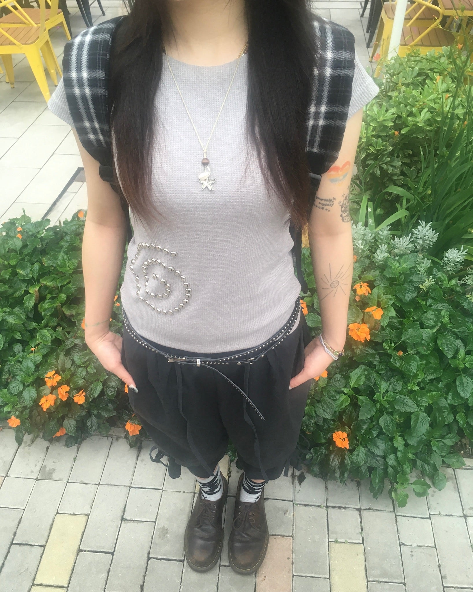 spiral studded tee (grey)