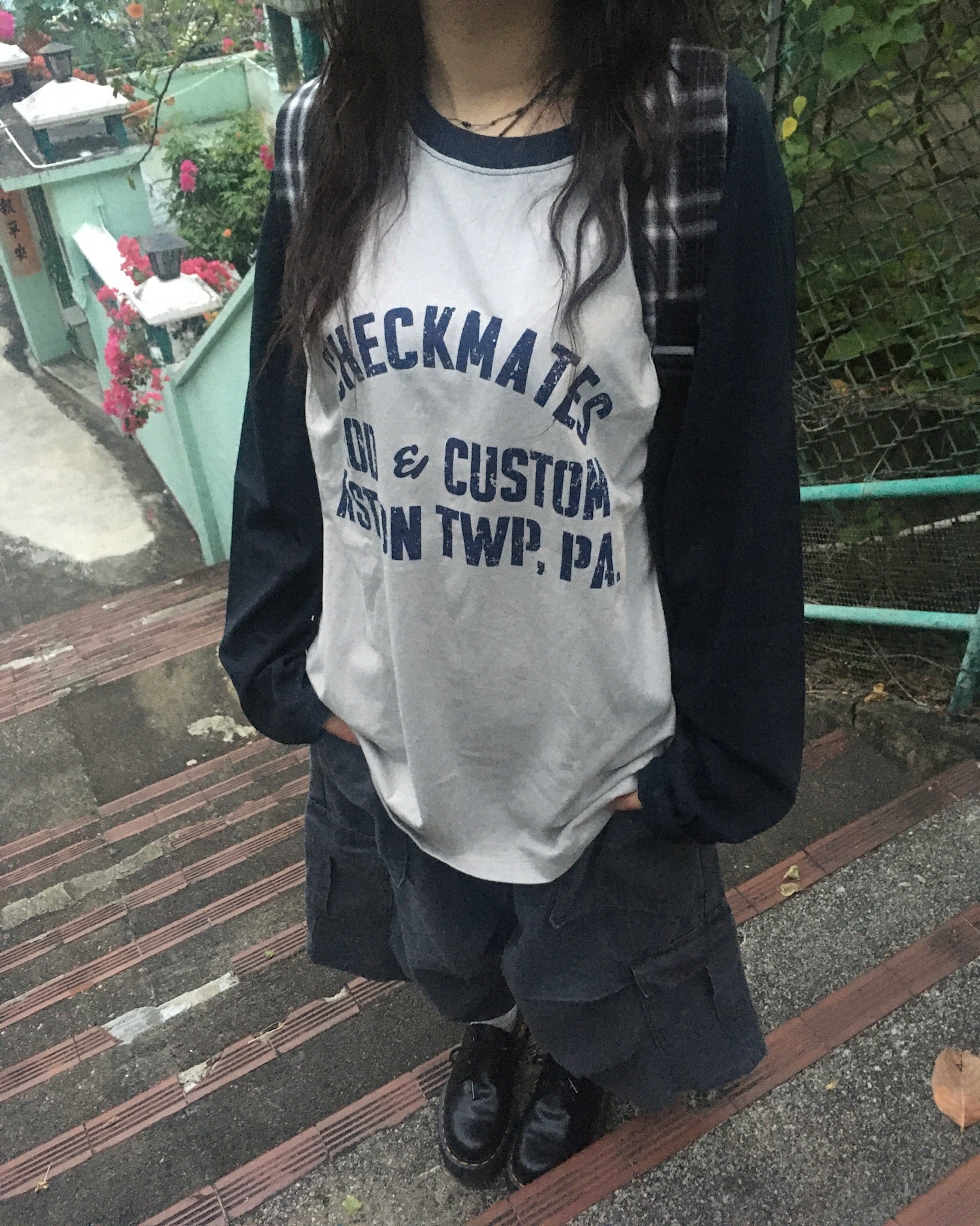 checkmates raglan tee (navy/grey) (women)