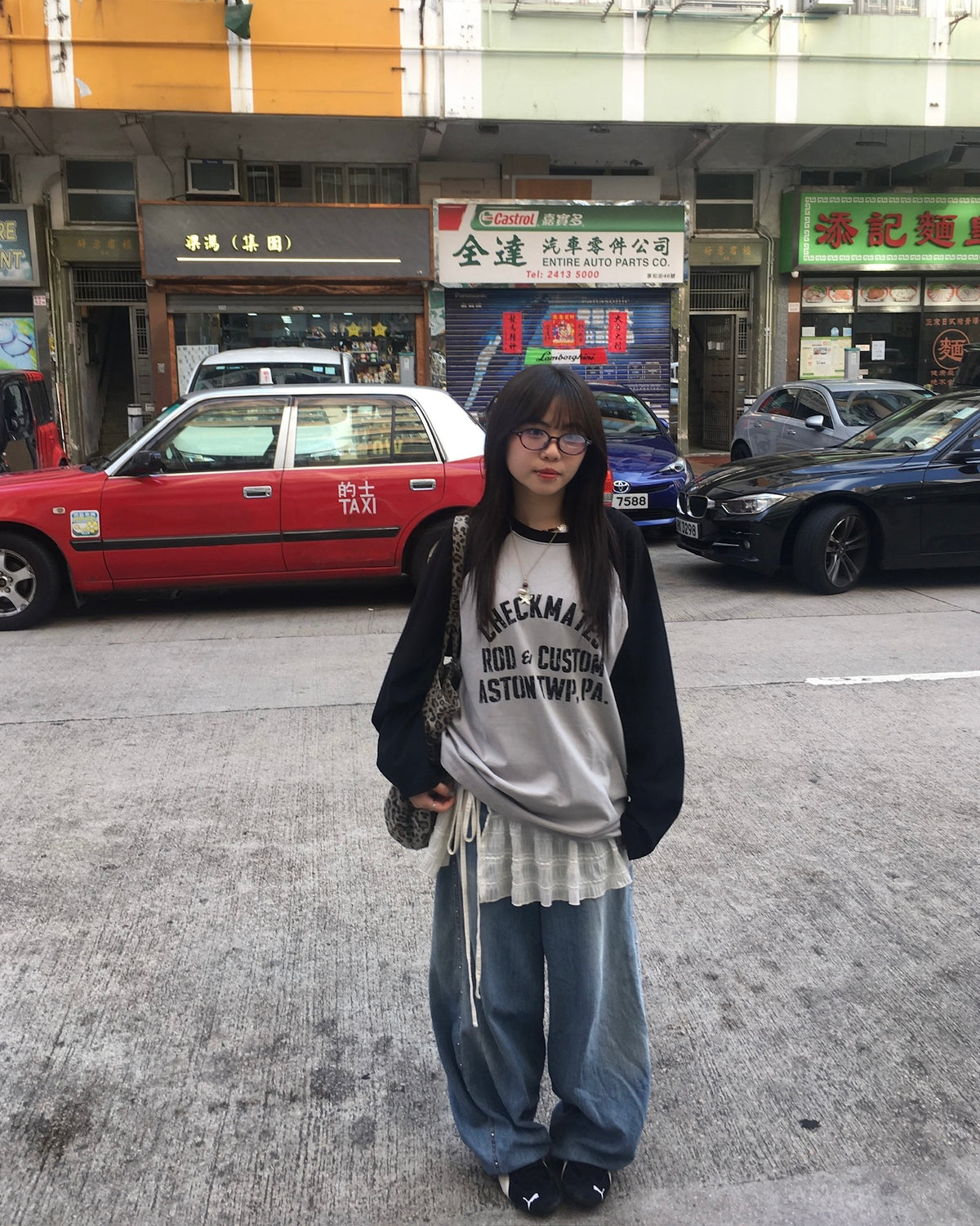 checkmates raglan tee (black/grey)