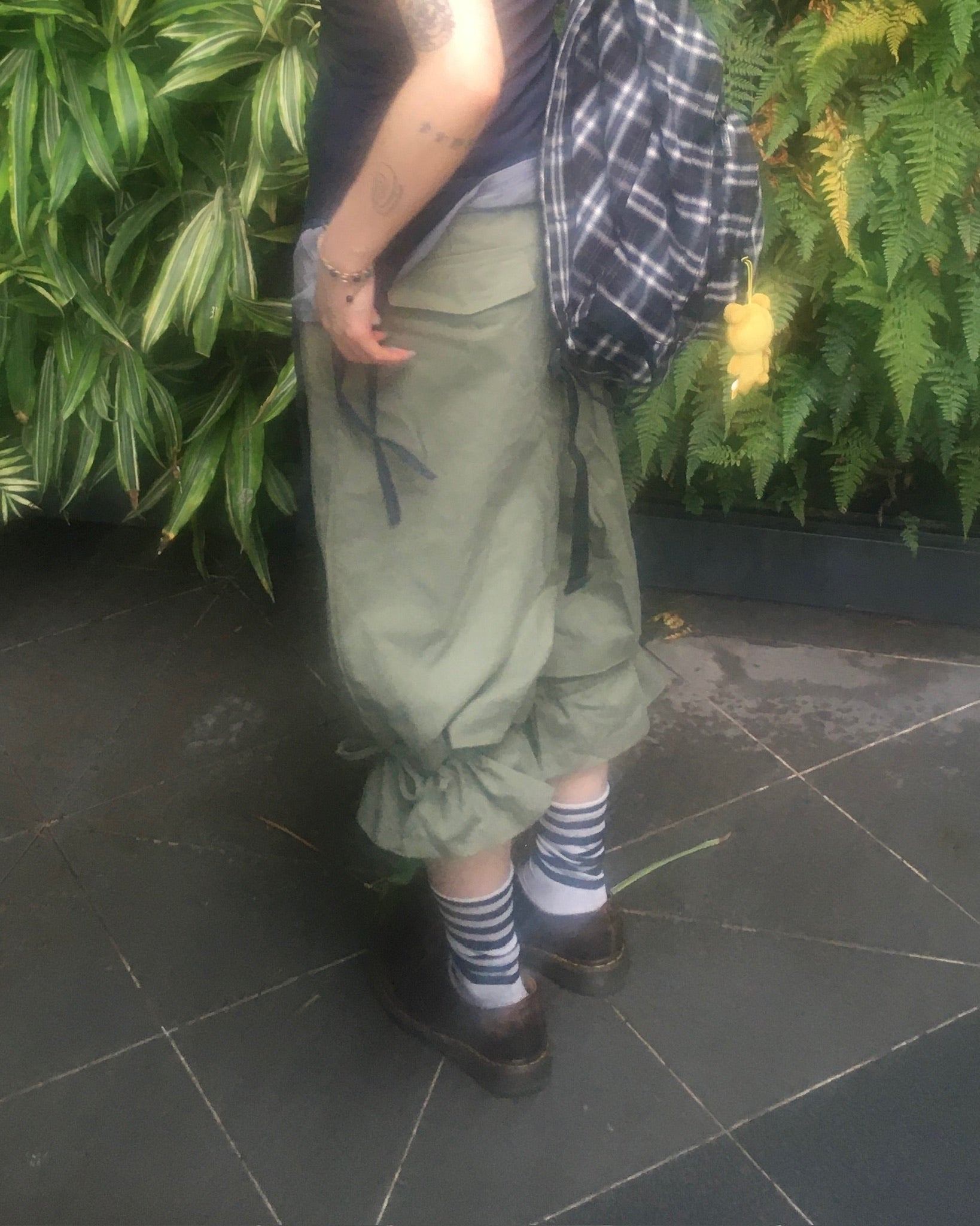 ruffle banding half pants (khaki)
