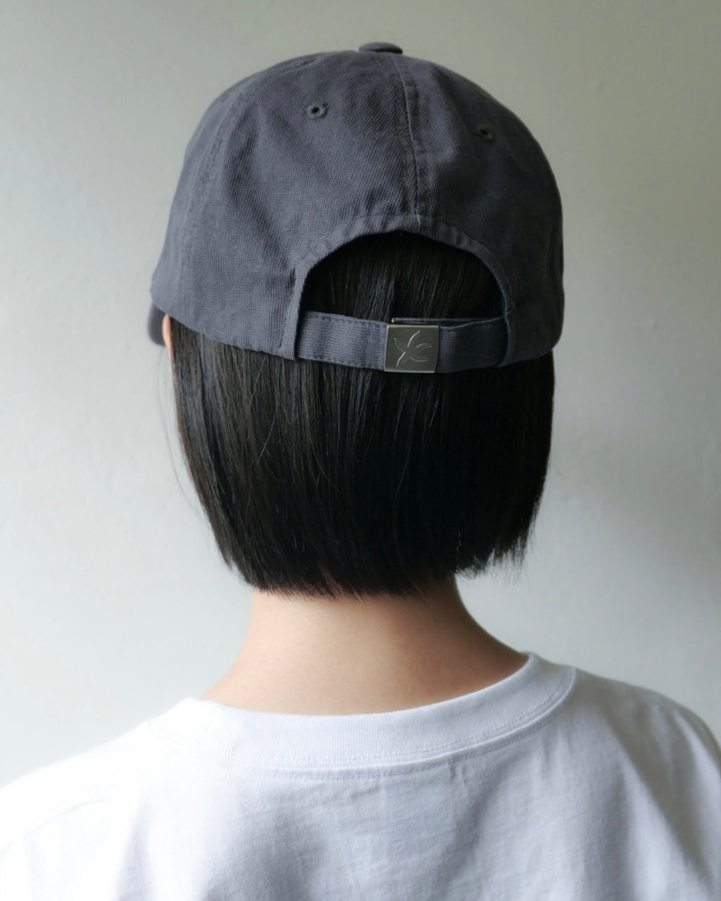TCM HEART CAP (CHARCOAL)