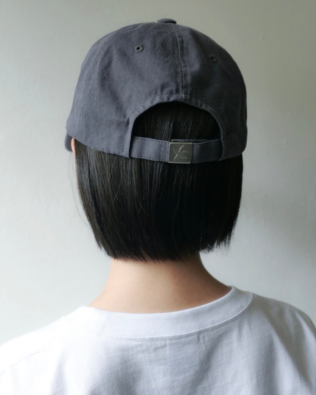 TCM HEART CAP (CHARCOAL)